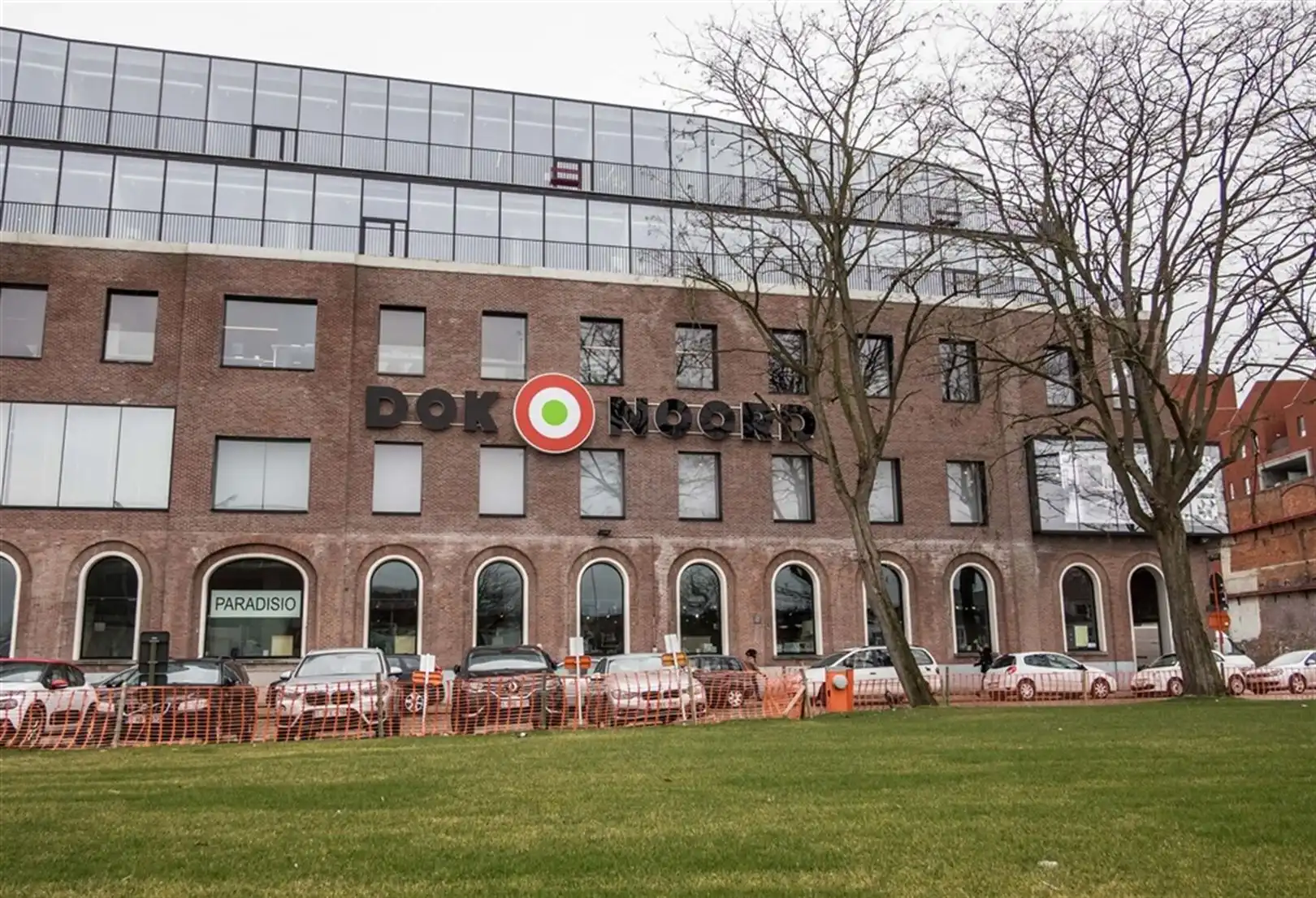 Commerciële ruimte in winkelcentrum Dok Noord te Gent foto 3