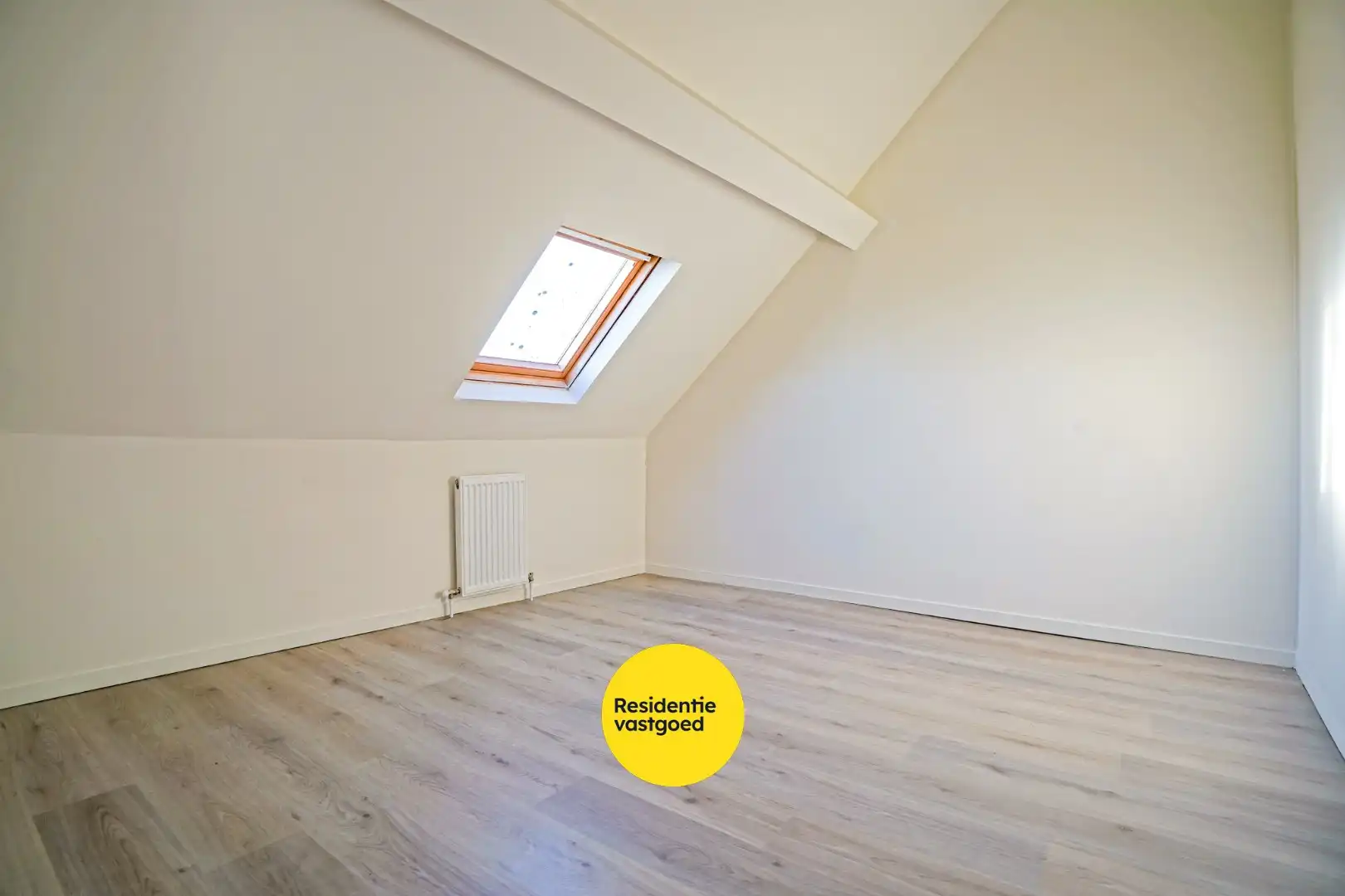 UNIEKE KANS! Instapklare woning met 4 slaapkamers en ruime tuin foto 4