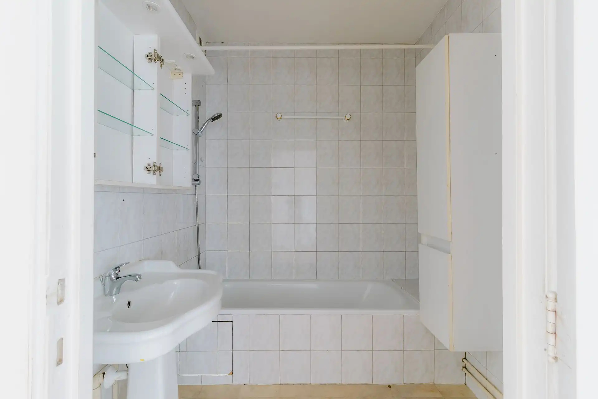 Licht appartement met panoramisch uitzicht in Wilrijk foto 12