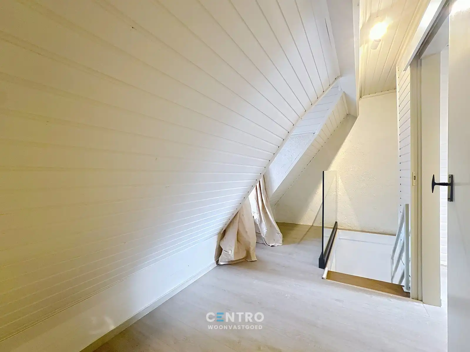 CHARMANTE woning in het Guido Gezellekwartier te Brugge! foto 13