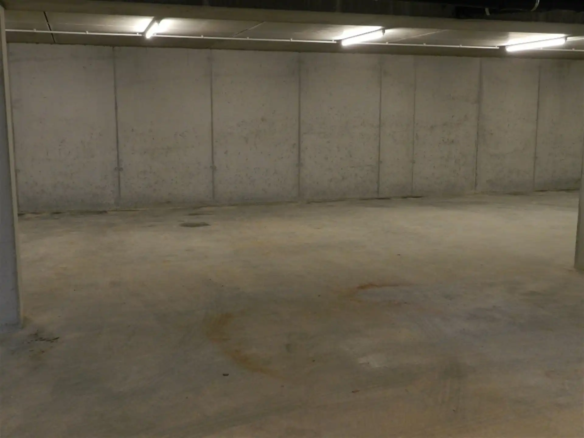 Exclusieve moderne woning met gemeenschappelijke binnentuin en ondergrondse autostaanplaats.  foto 16