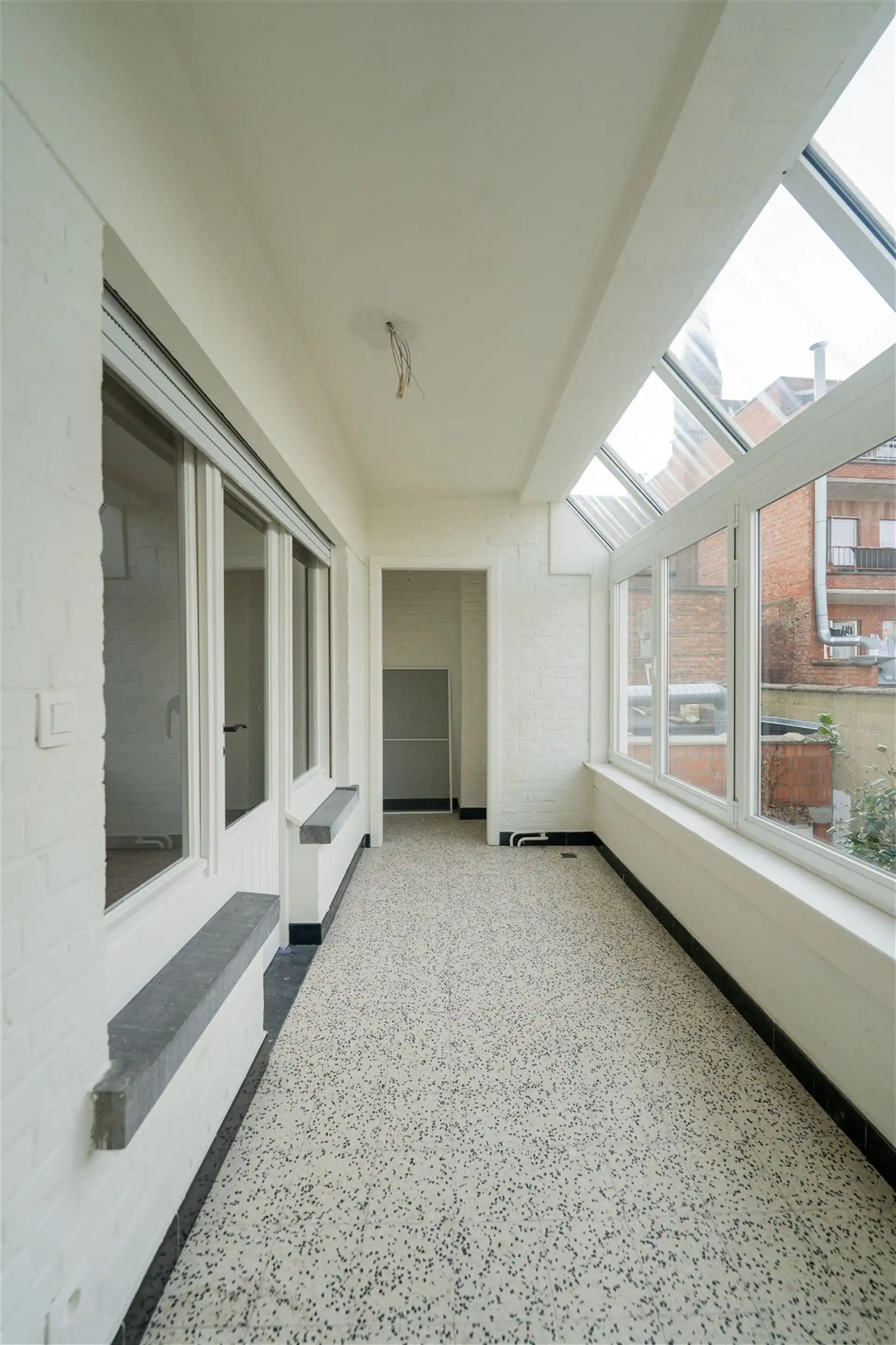 VOLLEDIGE GERENOVEERD 2-SLPK-APPARTEMENT GELEGEN OP DE 1ste VERDIEPING foto 12