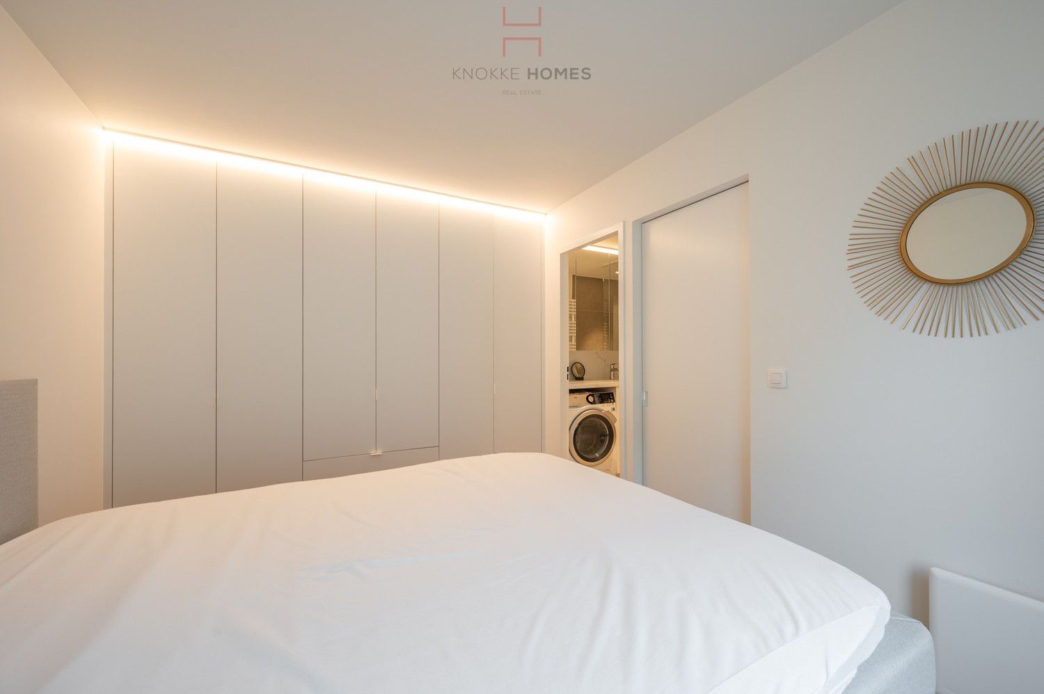 Volledig gerenoveerd vakantie-appartement met breed zijdelings zeezicht foto 13