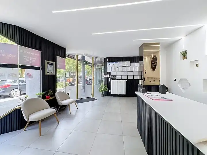 Ruim handelspand met wellness, tuin en tal van mogelijkheden op 1.360 m² grond foto 3