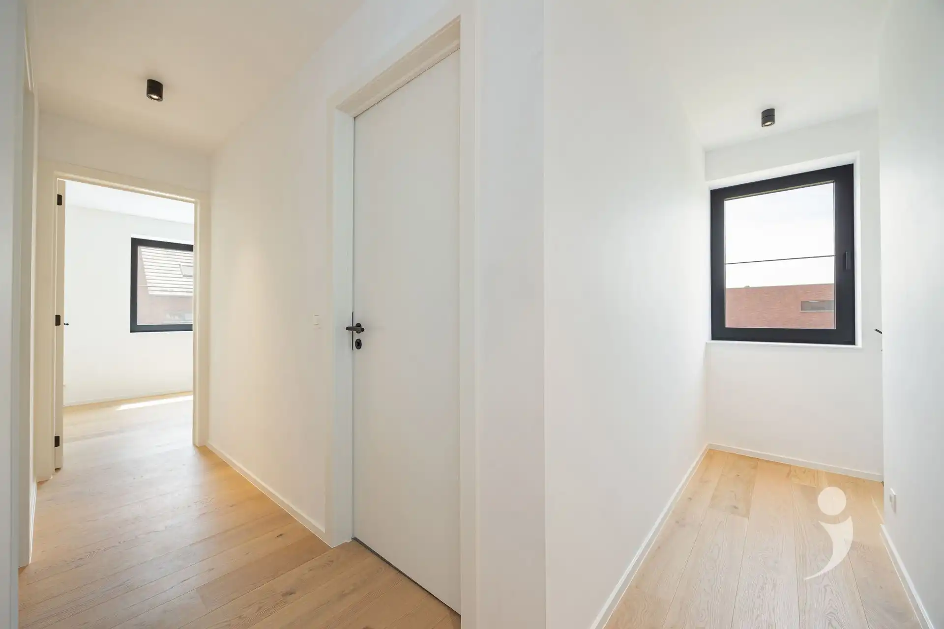 Nieuwbouwwoning in zeer rustige straat! foto 11