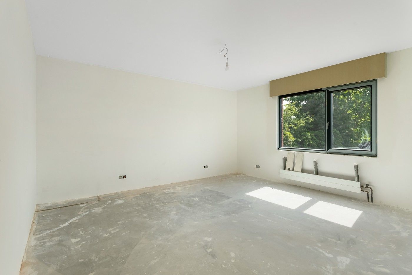 Verrassend ruime, te renoveren HOB met 5 slpk., garage/loods en tuin foto 15