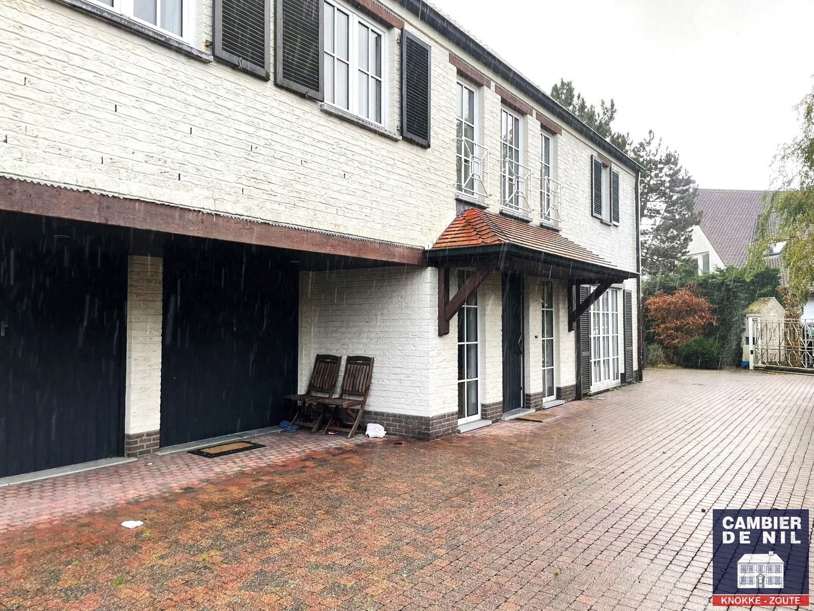 Ruime vrijstaande villa, in residentiële wijk in Knokke-Heist foto 28
