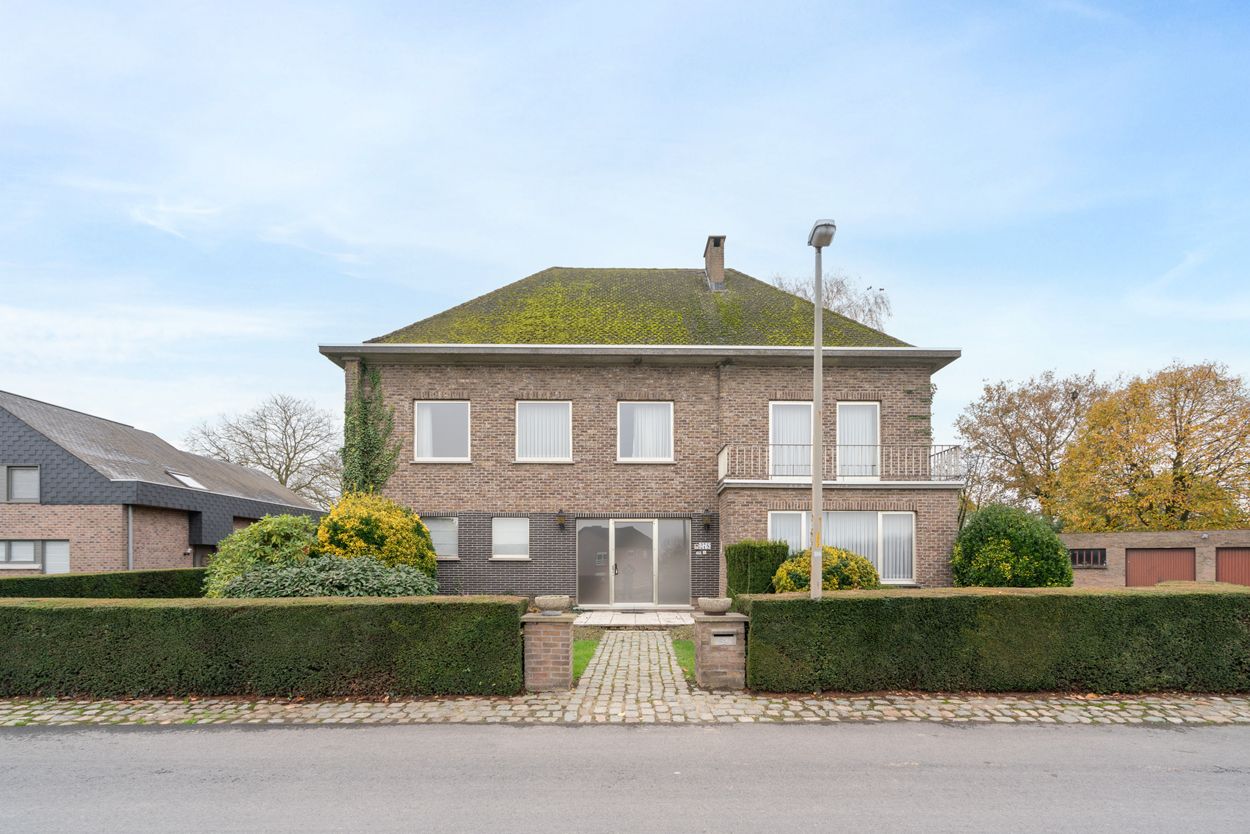 Hoofdfoto van de publicatie: Villa te koop