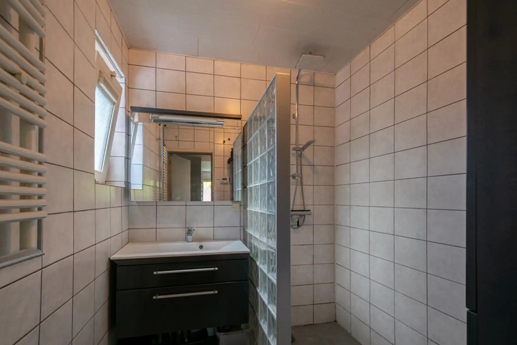 HALFOPEN BEBOUWING MET DUBBELELE GARAGE & MAGAZIJN foto 12