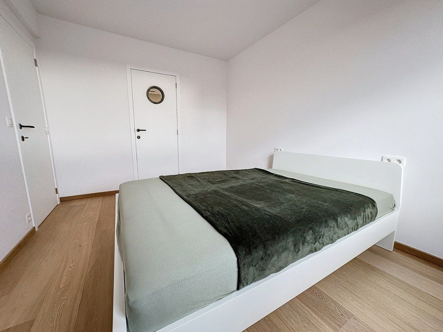 Modern appartement met 2 slaapkamers vlakbij de Zeedijk foto 5