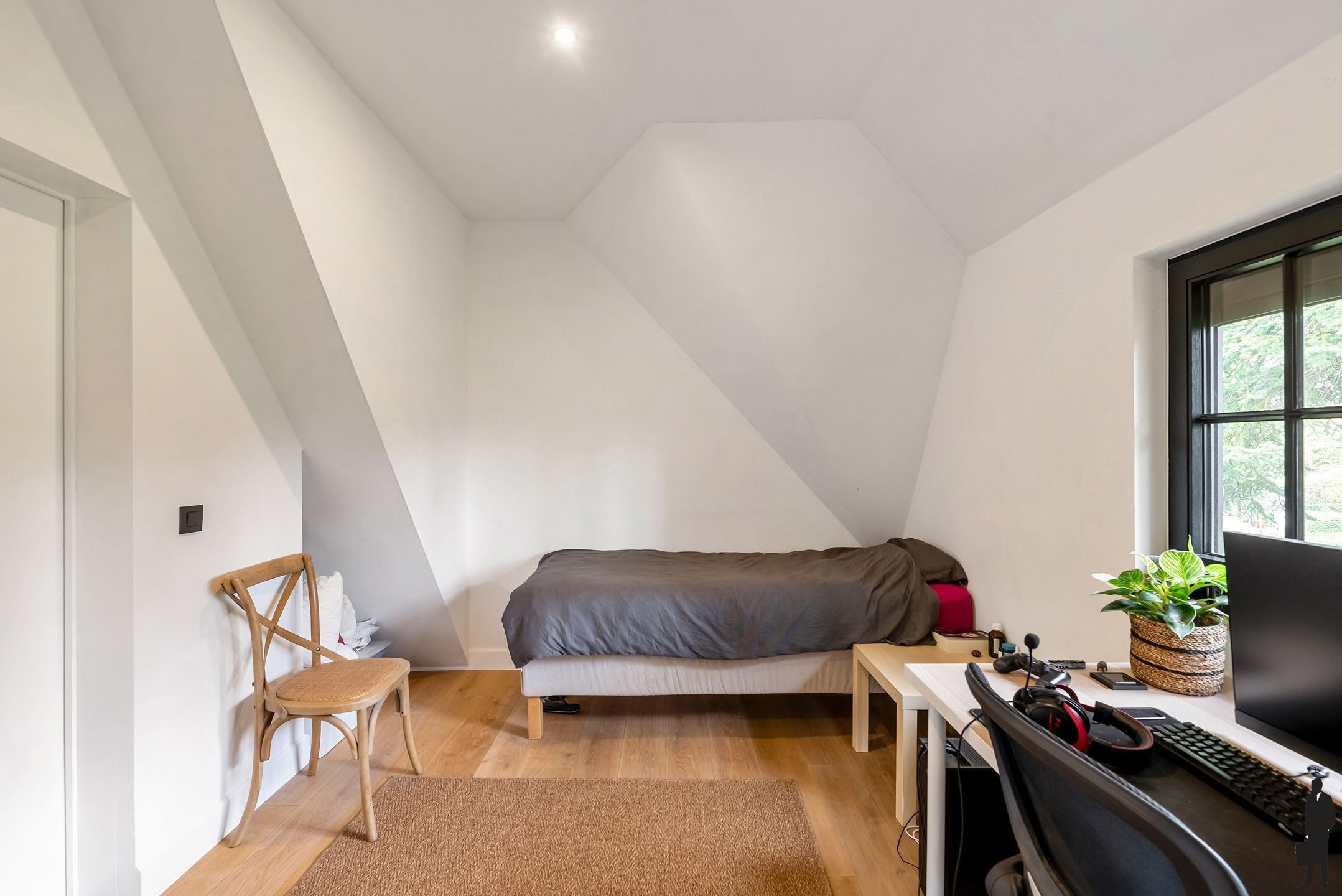 Charmante rietgedekte villa in Brasschaat: instapklaar met moderne afwerkingen en prachtige tuin!   foto 12