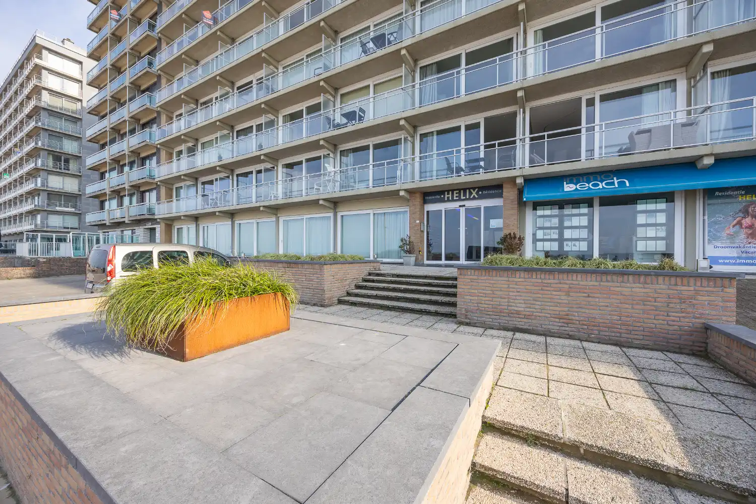 Knusse studio met frontaal zeezicht in gebouw met tal van faciliteiten foto 14