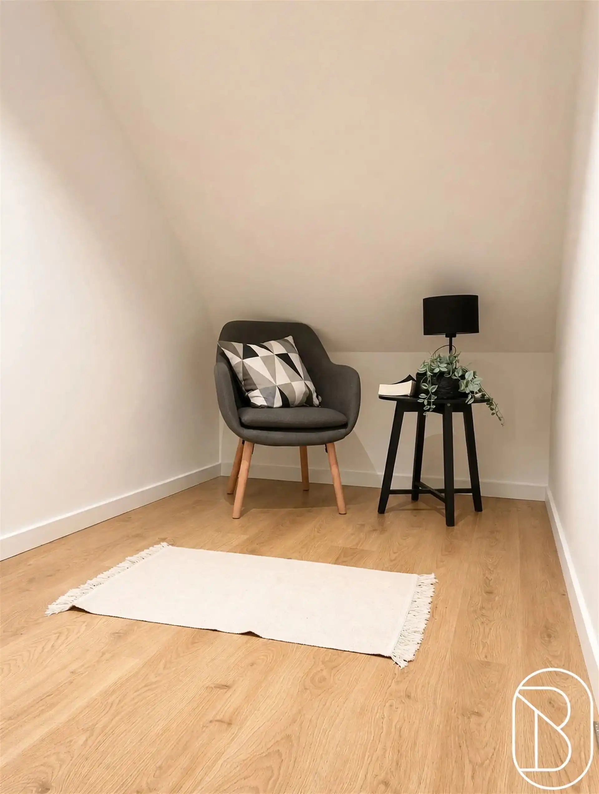 Volledig gerenoveerde woning met 3slpk, tuin en uitweg! foto 16