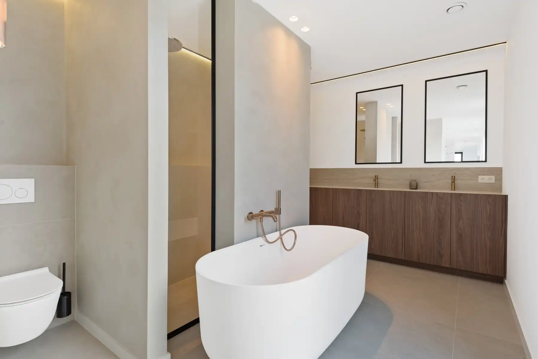 Prachtig afgewerkt nieuwbouwappartement inclusief 2 carports en 2 ruime bergingen foto 12