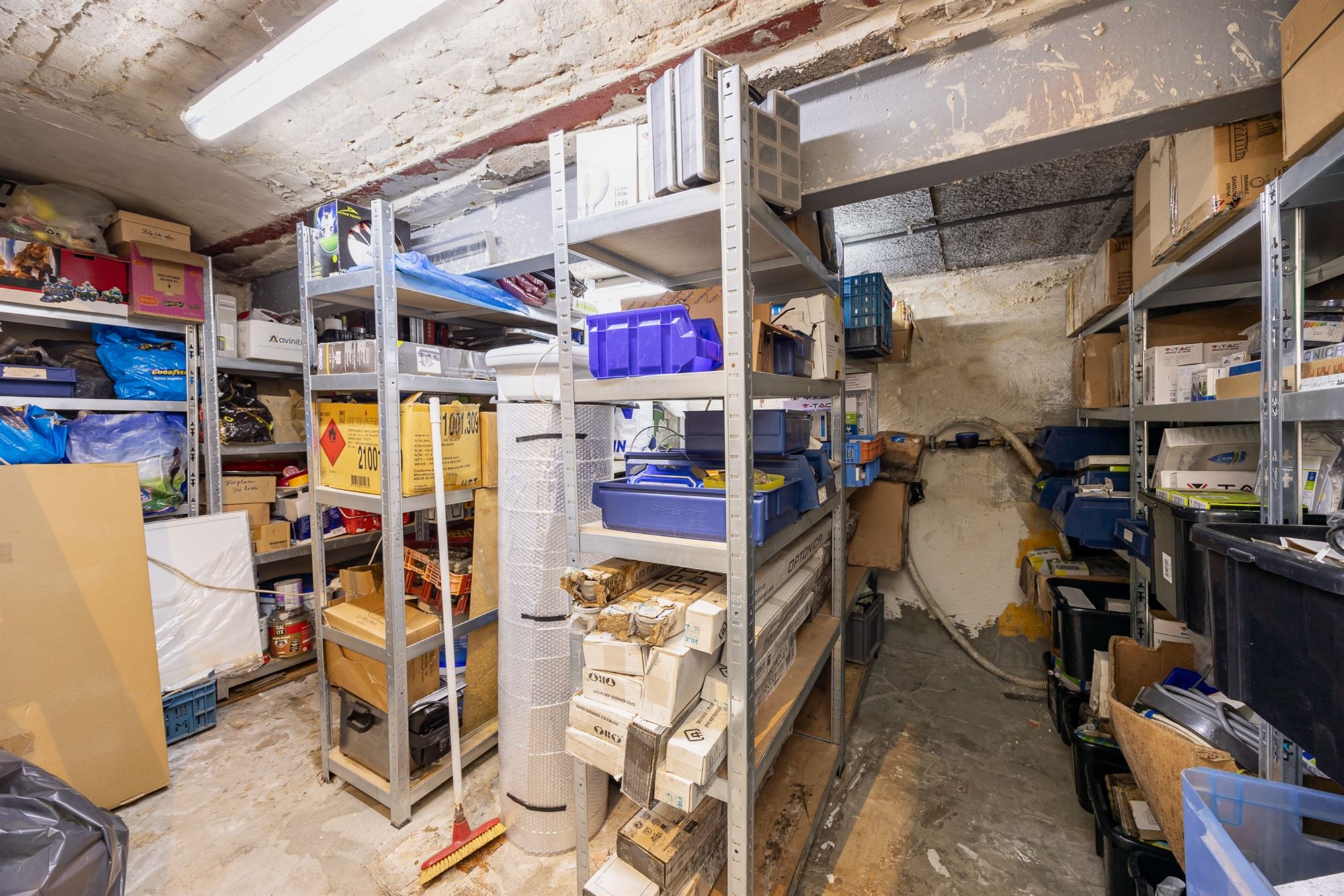 Instapklare, energiezuinige woning met ruime tuin en zwembad foto 34