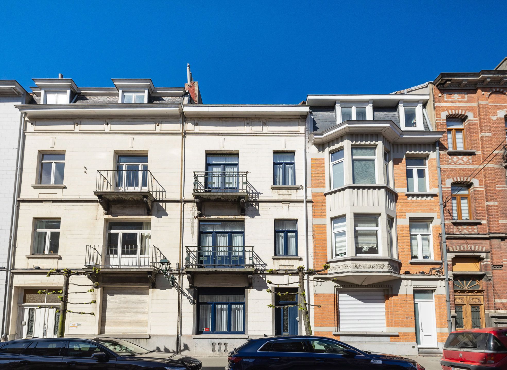 Charmant huis met 5 slaapkamers van ± 200 m² foto 2