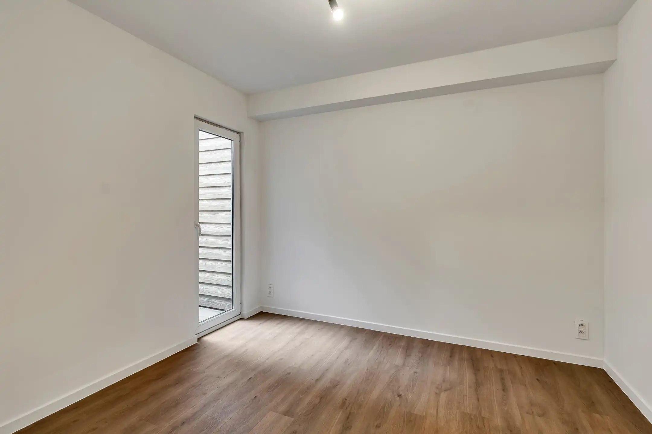 Instapklaar gelijkvloers appartement met tuin nabij centrum Deinze foto 8