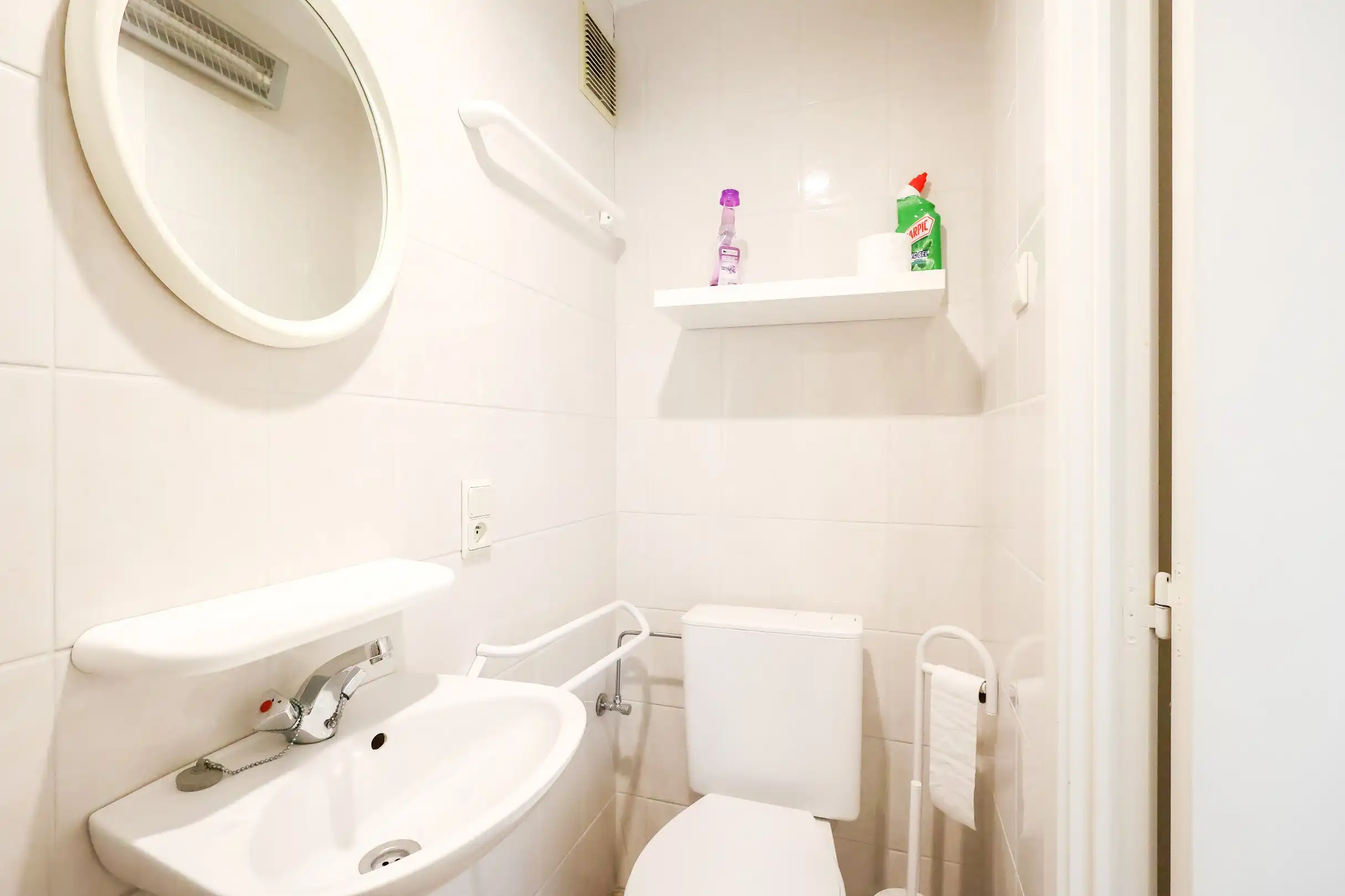 Instapklaar gelijkvloers appartement op wandelafstand van de Zeedijk en het strand! foto 11