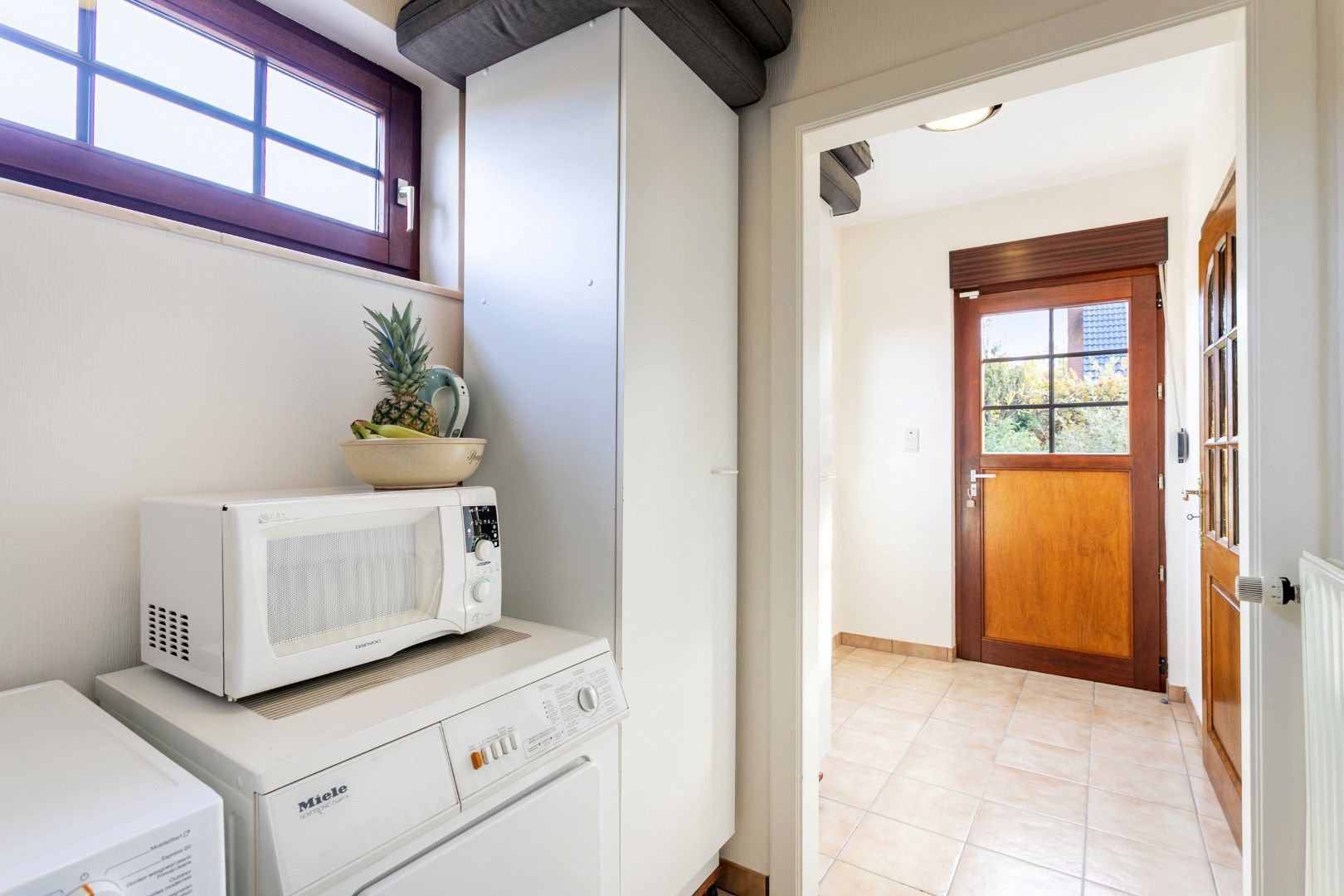 Charmante instapklare woning met 3 SLPKS, tuin & garage foto 12