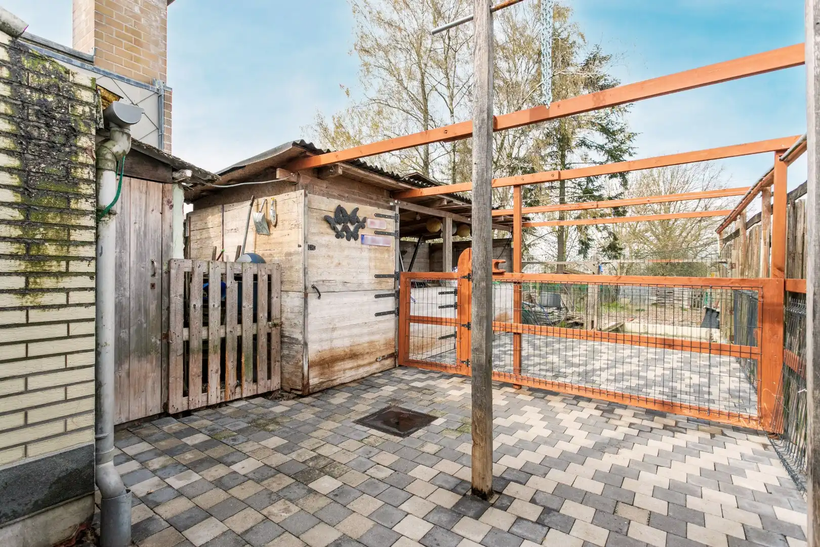 Op te frissen 3-gevel woning foto 9