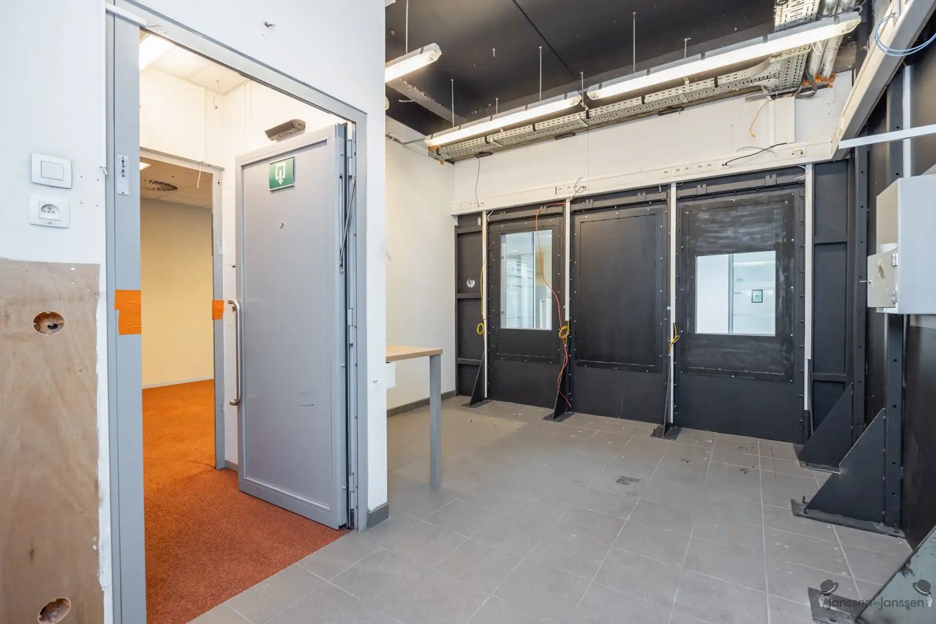 Commercieel gebouw met parkeergelegenheid! foto 13