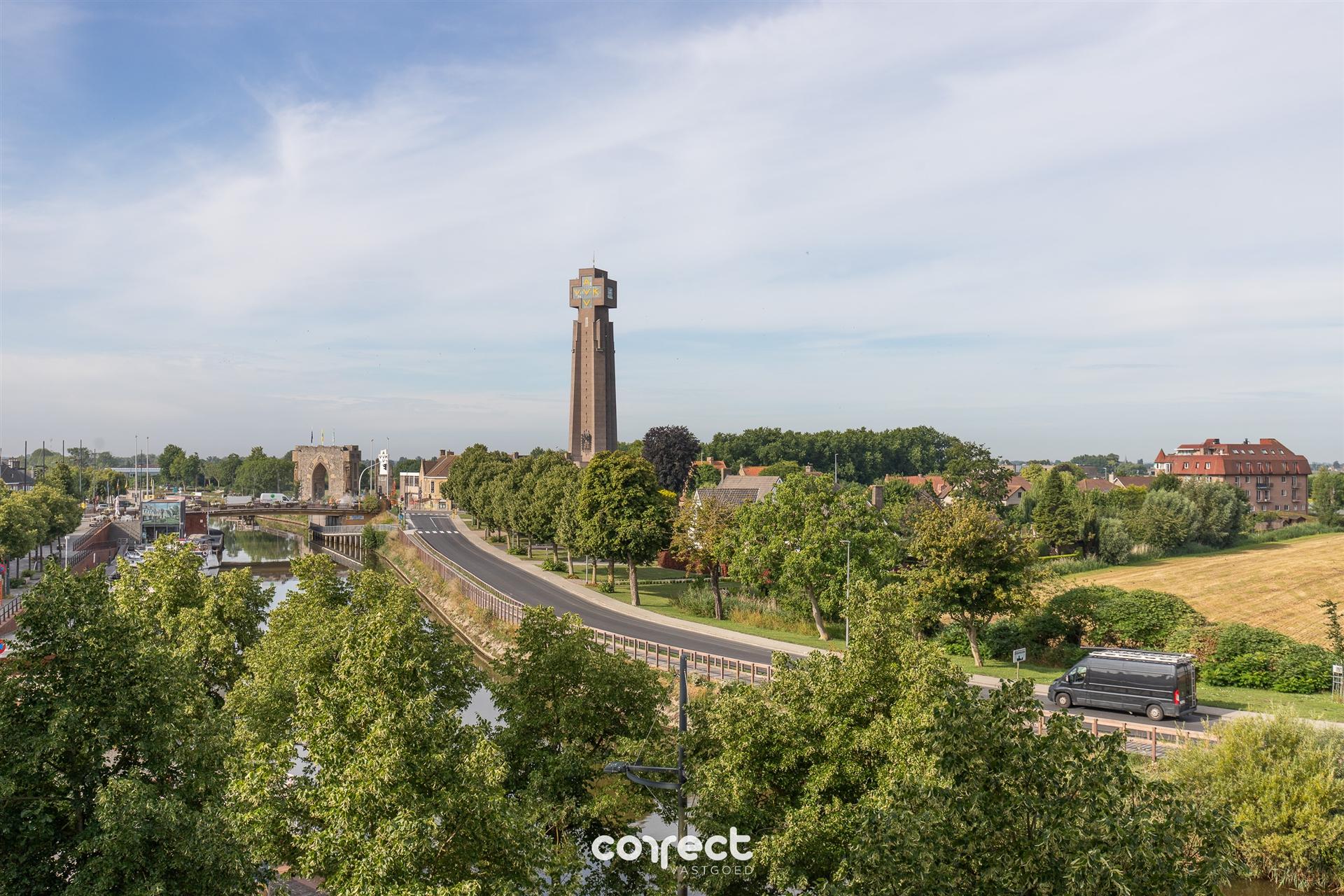 Lichtrijk en instapklaar 3 slaapkamer appartement met zicht op de IJzer. foto 9