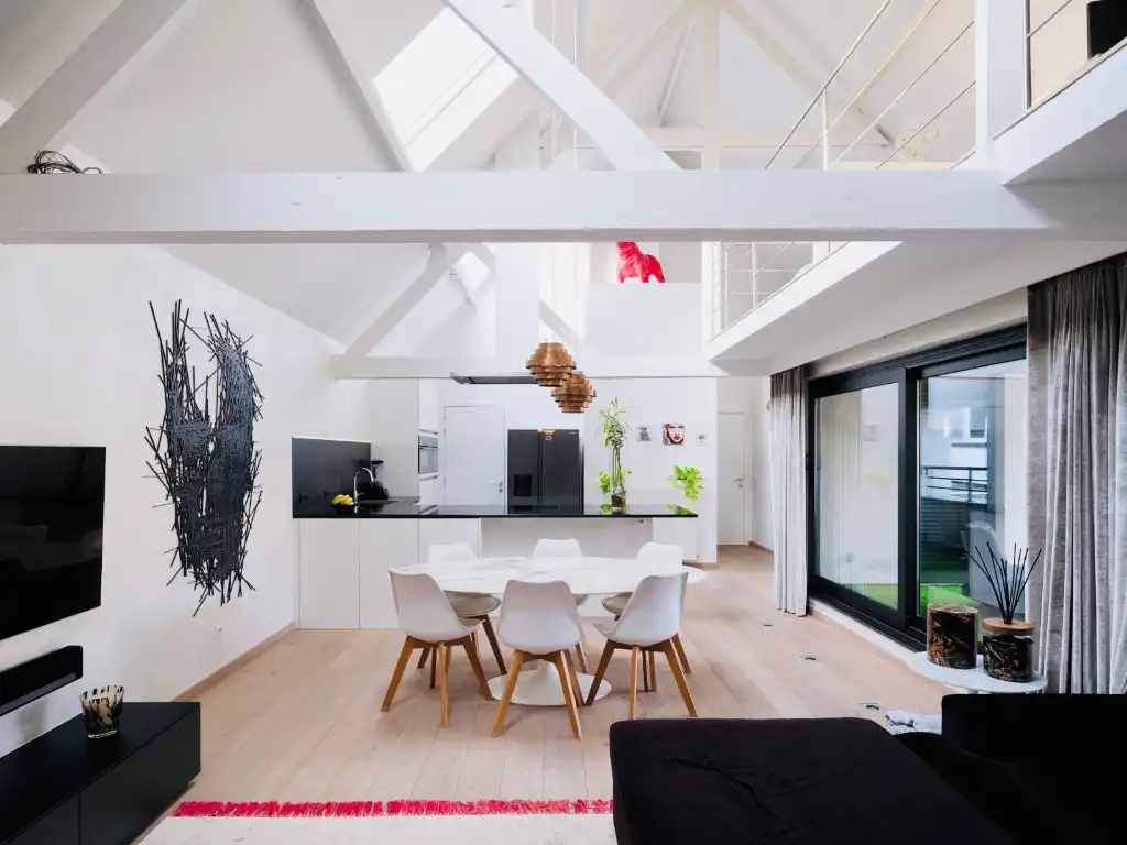 Bijzondere eigendom gelegen in een voormalige industriële katoenspinnerij. foto {{pictureIndex}}