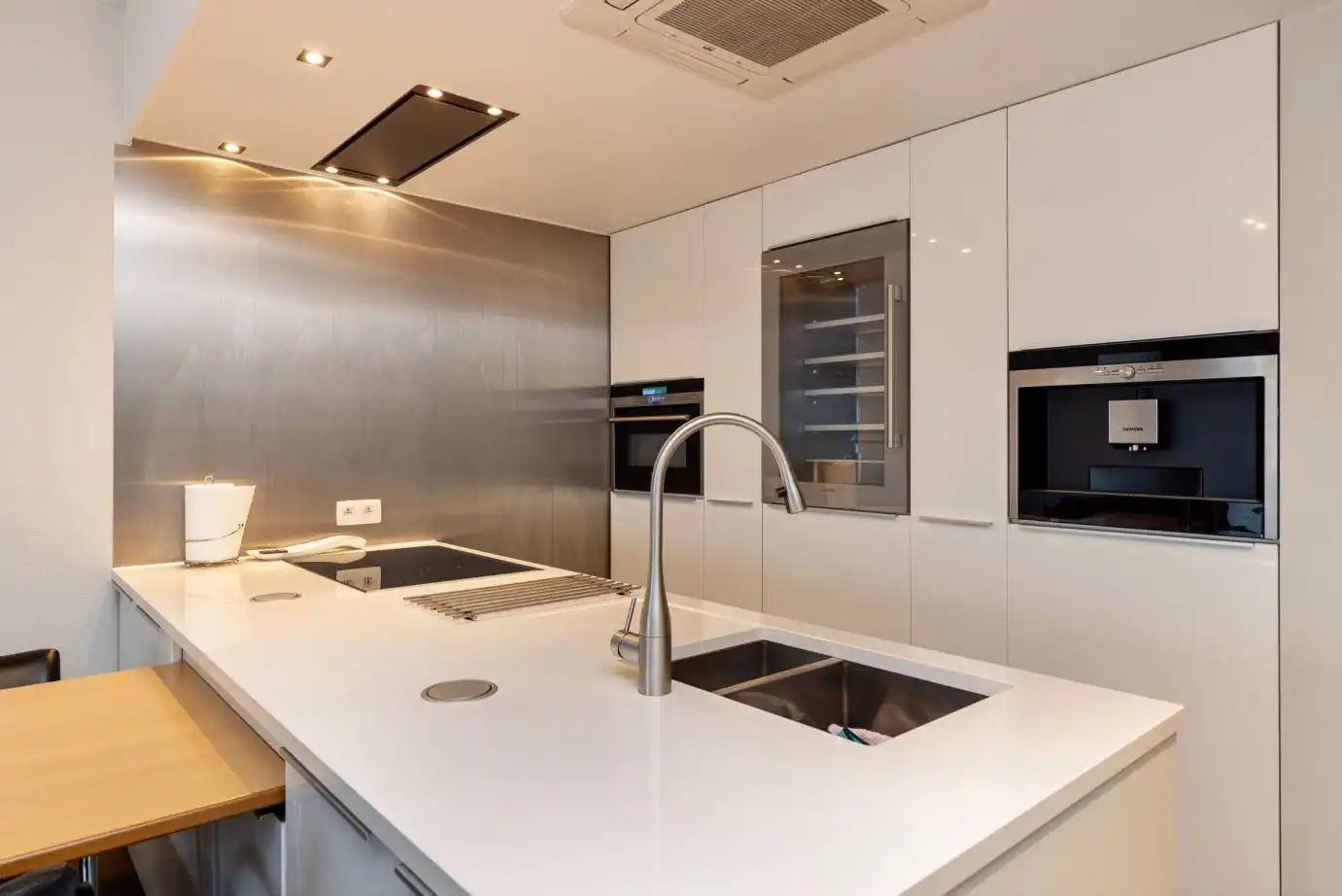 Gerenoveerd appartement te koop aan de Zeedijk van Heist foto 3