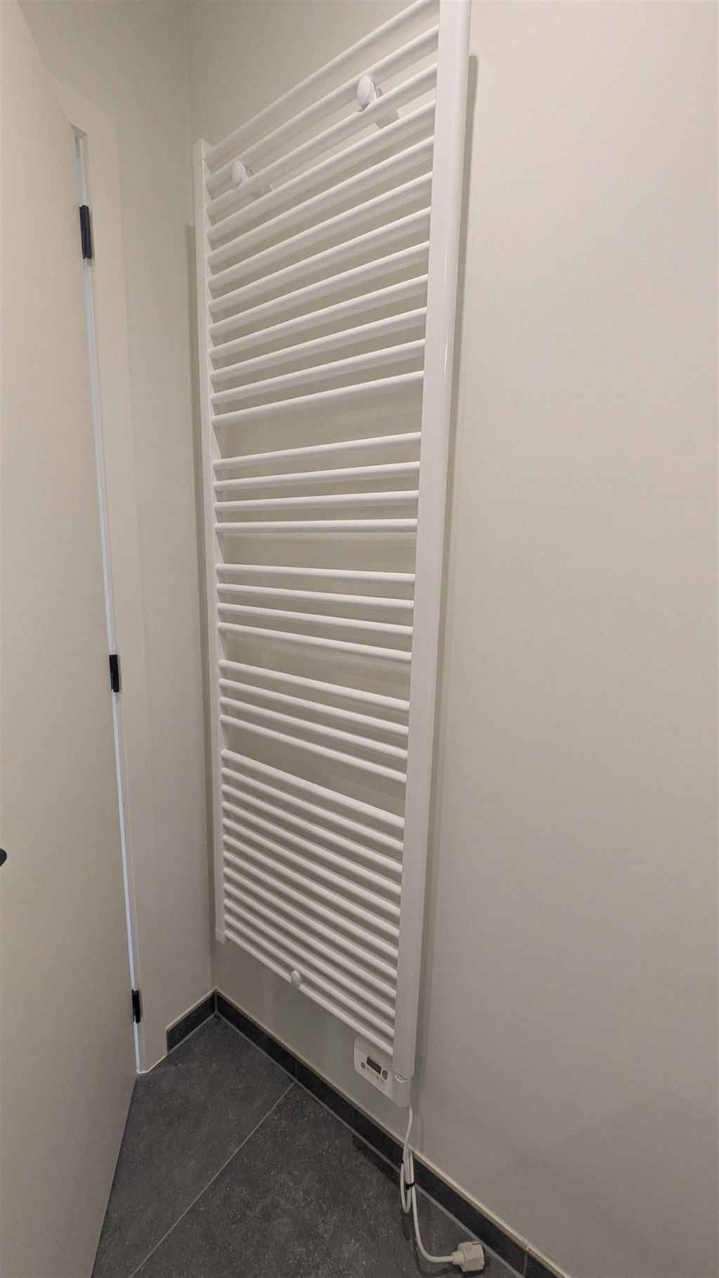 Nieuwbouw appartement met 1 slaapkamer en laadpaal voor de wagen foto 6