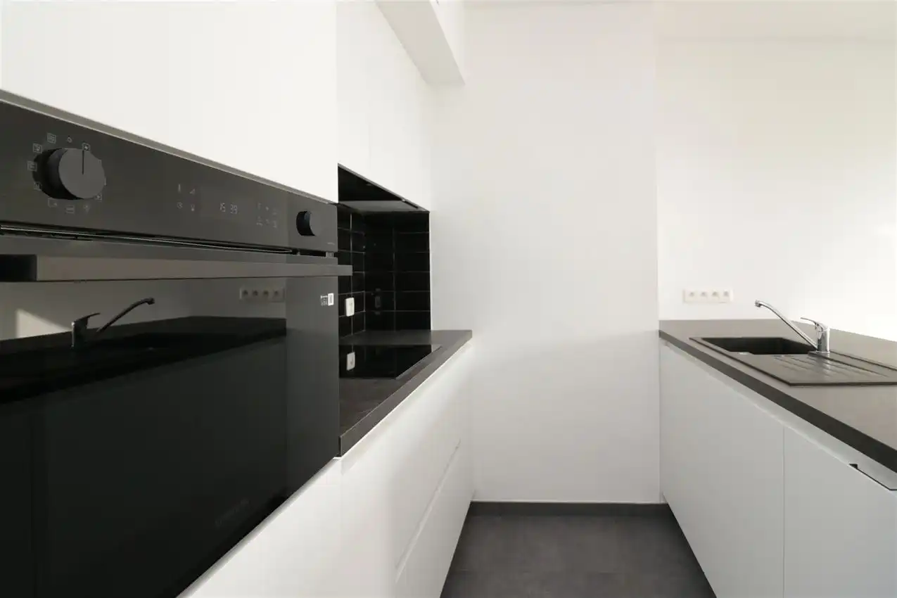 Zonnig appartement, zuidterras, twee slpk, autostaanplaats op gunstige locatie foto 45