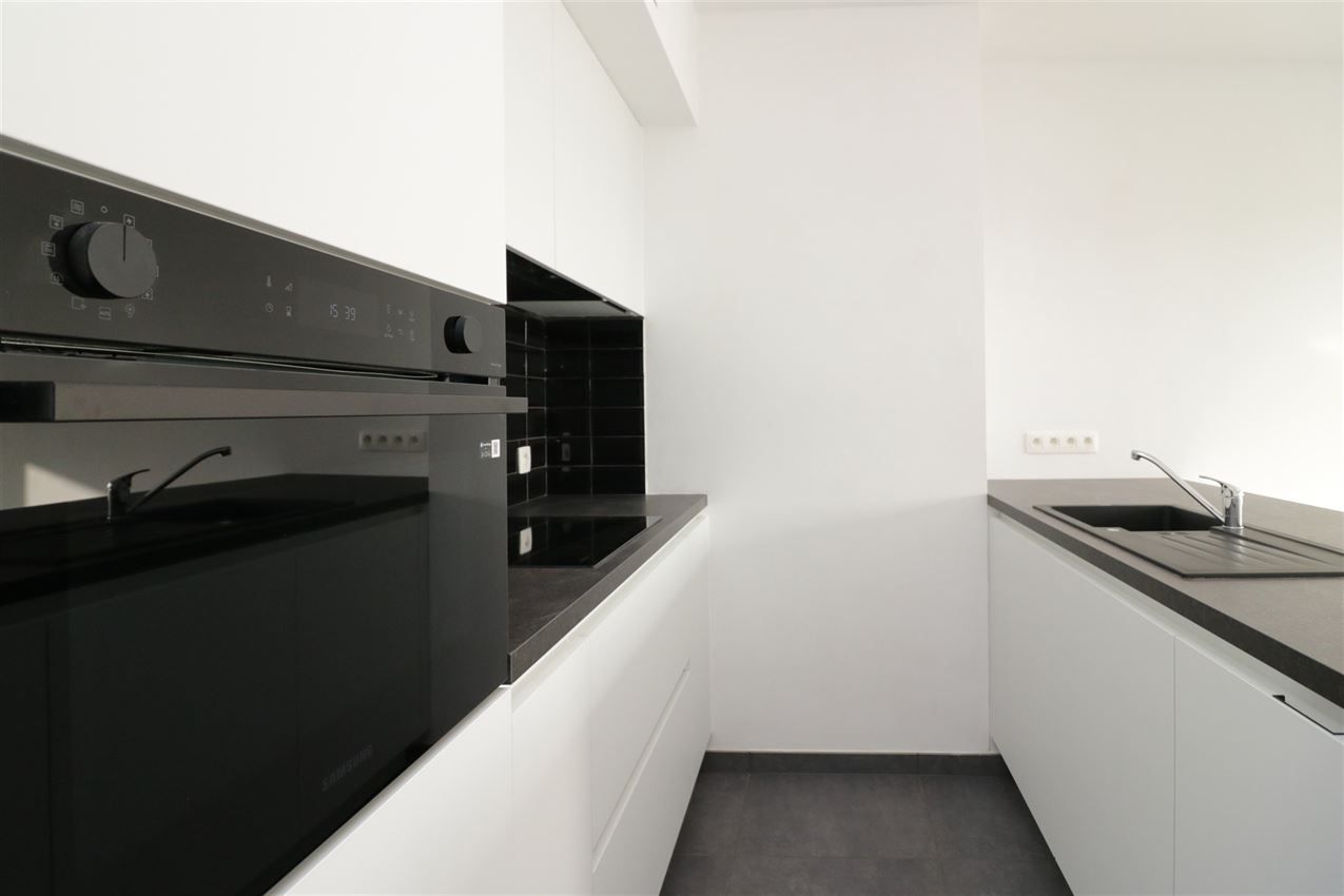 Zonnig appartement, zuidterras, twee slpk, autostaanplaats op gunstige locatie foto 45