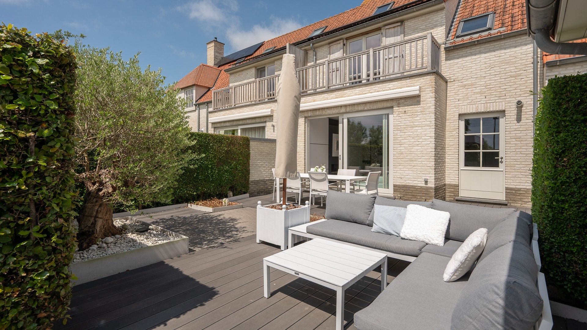 Mooie recente woning rustig gelegen in Duinbergen. foto 4