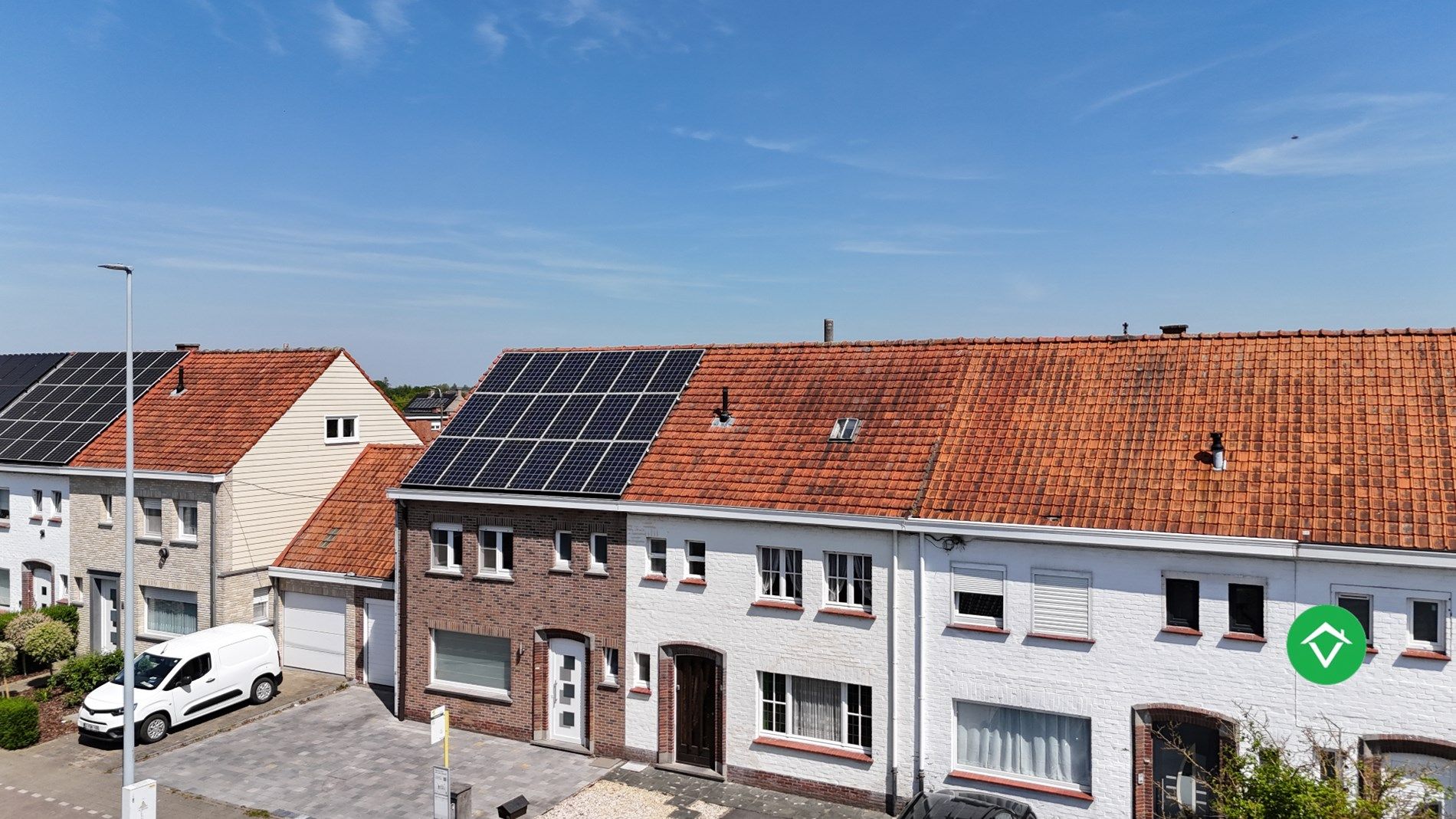 Hoofdfoto van de publicatie: Verzorgde gezinswoning met oprit en 4 slaapkamers op toplocatie in Roeselare