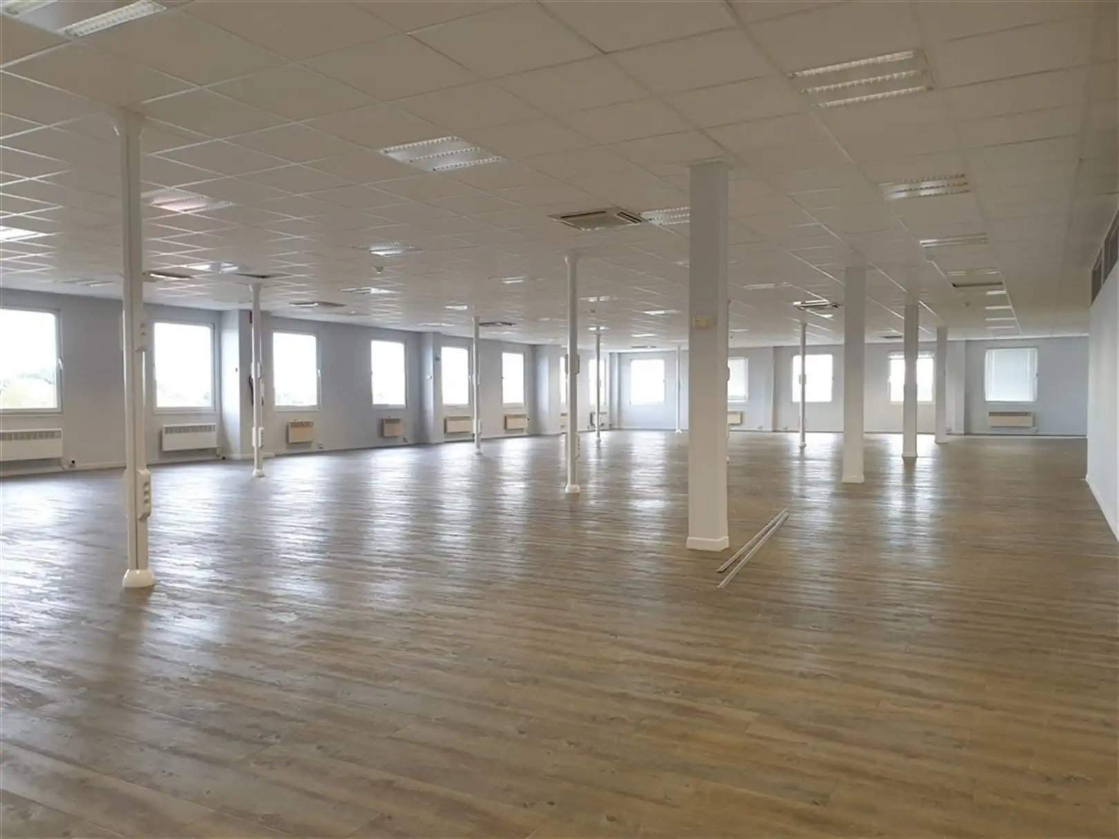 Budgetvriendelijke kantoren langs E40 in Drongen foto 3