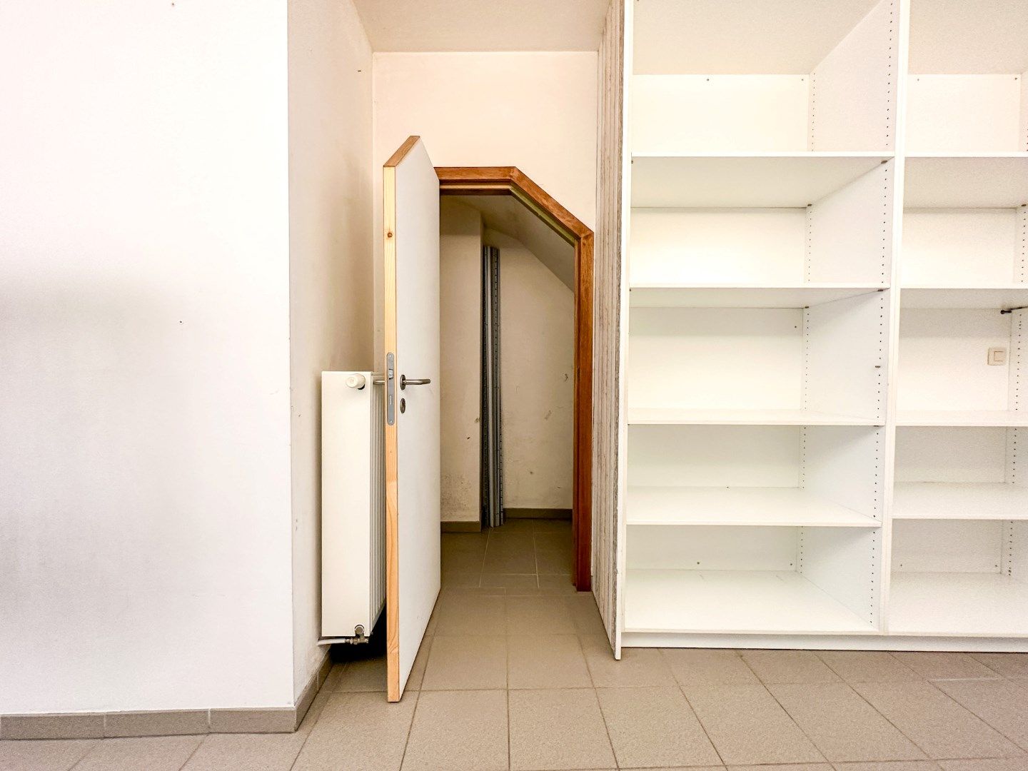 Instapklare handelsruimte voor winkel of kantoor, centrum Torhout foto 10