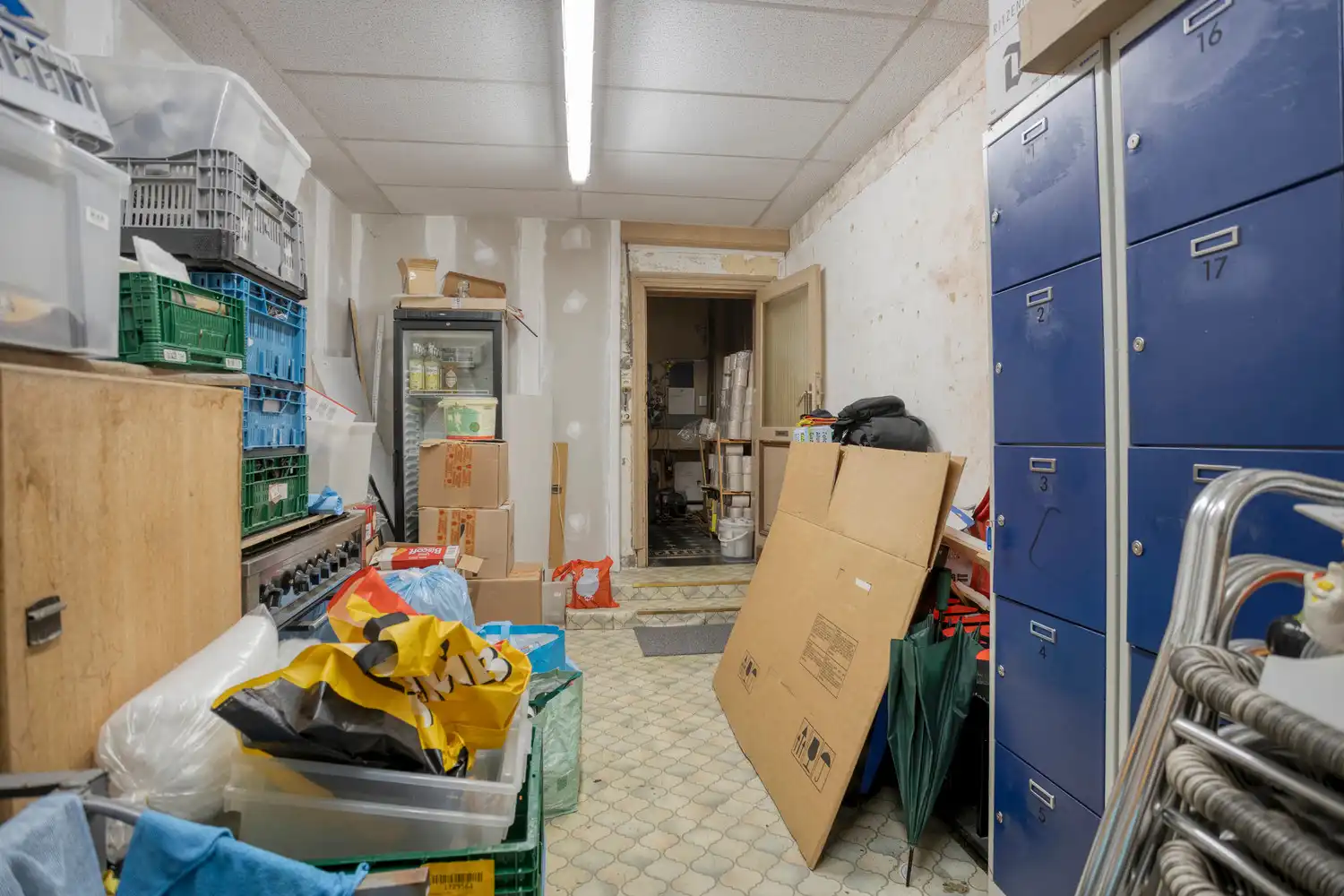 HANDELSPAND MET WOONST - UNIEKE LIGGING AAN HET STADSPLEIN EN DE DEMER foto 8