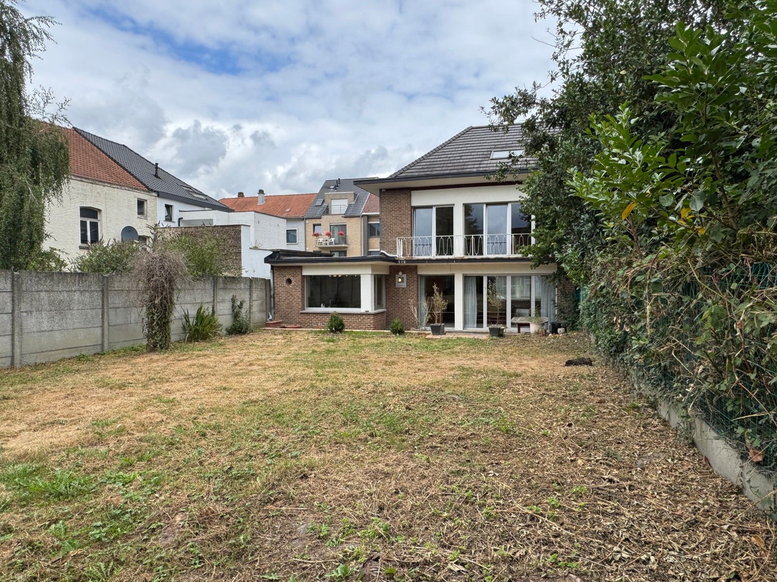 Woning in centrum van Halle met grote tuin foto 2