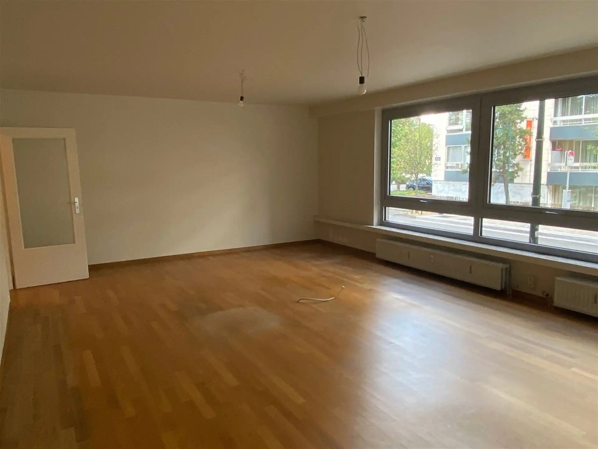Gerenoveerd appartement met 2 slaapkamers en terras foto 2