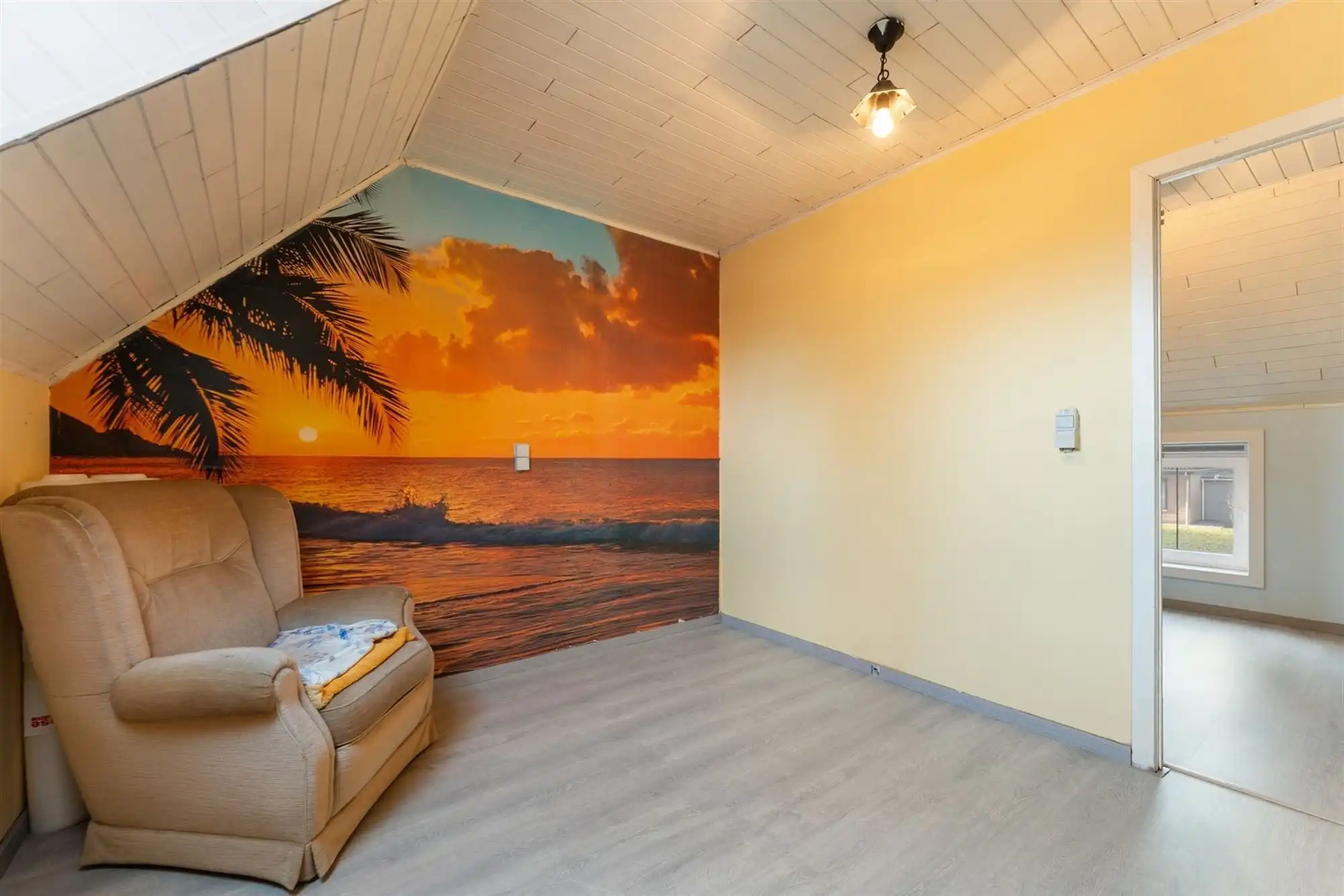 RUIME WONING MET 5 SLAAPKAMERS OP CENTRALE LIGGING VLAK BIJ BERINGEN CENTRUM foto 16