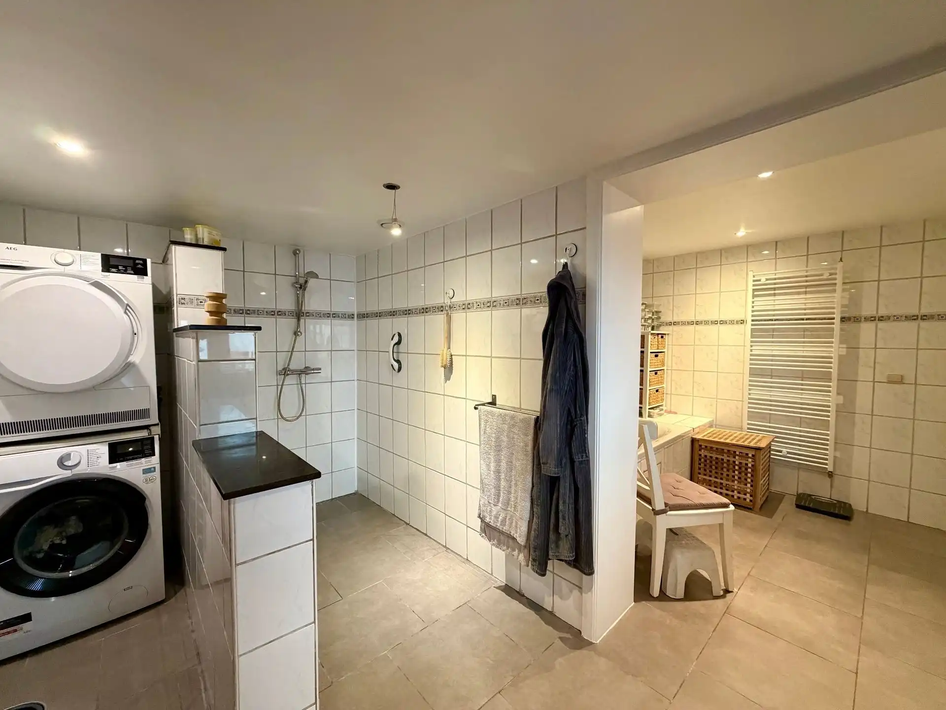 Charmante gezinswoning met 3 slaapkamers, afgewerkte zolder, garage en een unieke ligging. foto 13