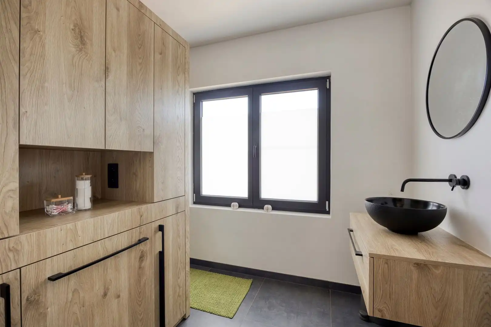 instapklare, hedendaags en stijlvol ingerichte woning met heerlijke tuin en garagebox foto 18