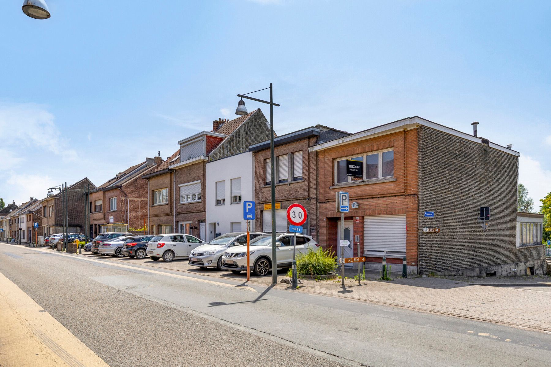 Te renoveren woning met ruime tuin. foto 18