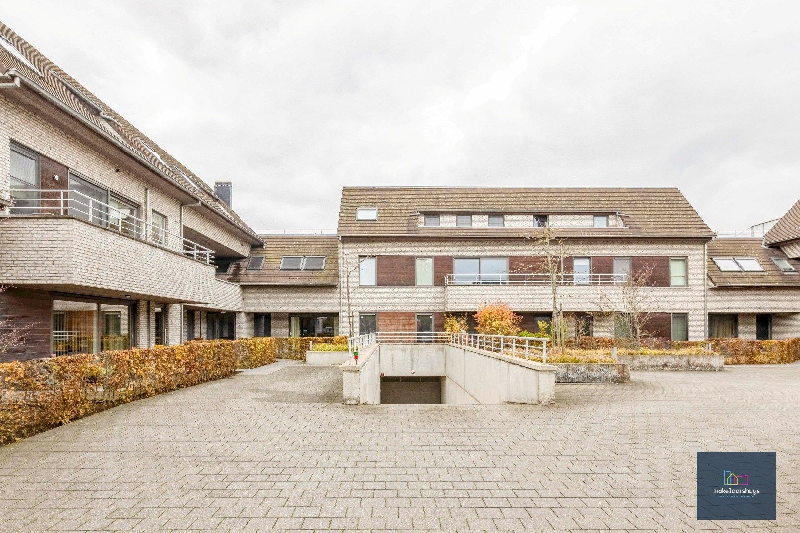 Gunstig gelegen en energiezuinig appartement met zonneterras en garagebox  foto {{pictureIndex}}