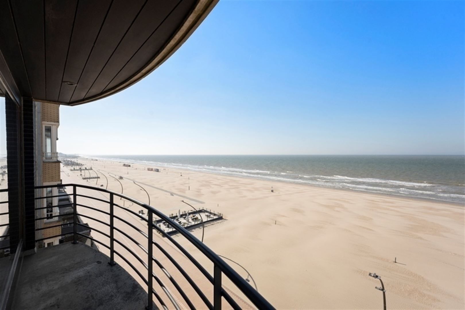 Prachtig appartement met 3 slaapkamers op de Zeedijk foto 2