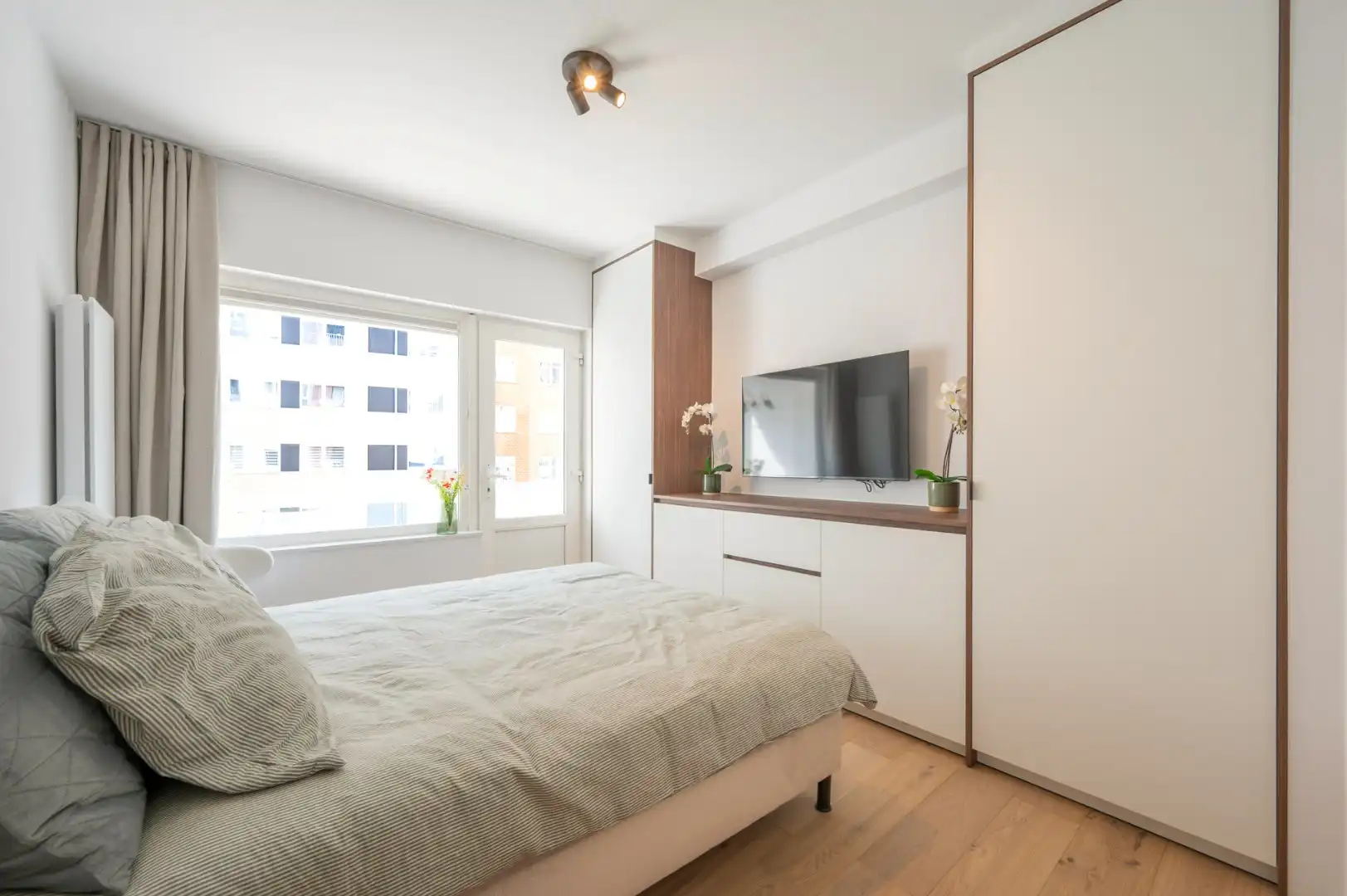 Volledig gerenoveerd appartement met FRONTAAL ZEEZICHT foto 15