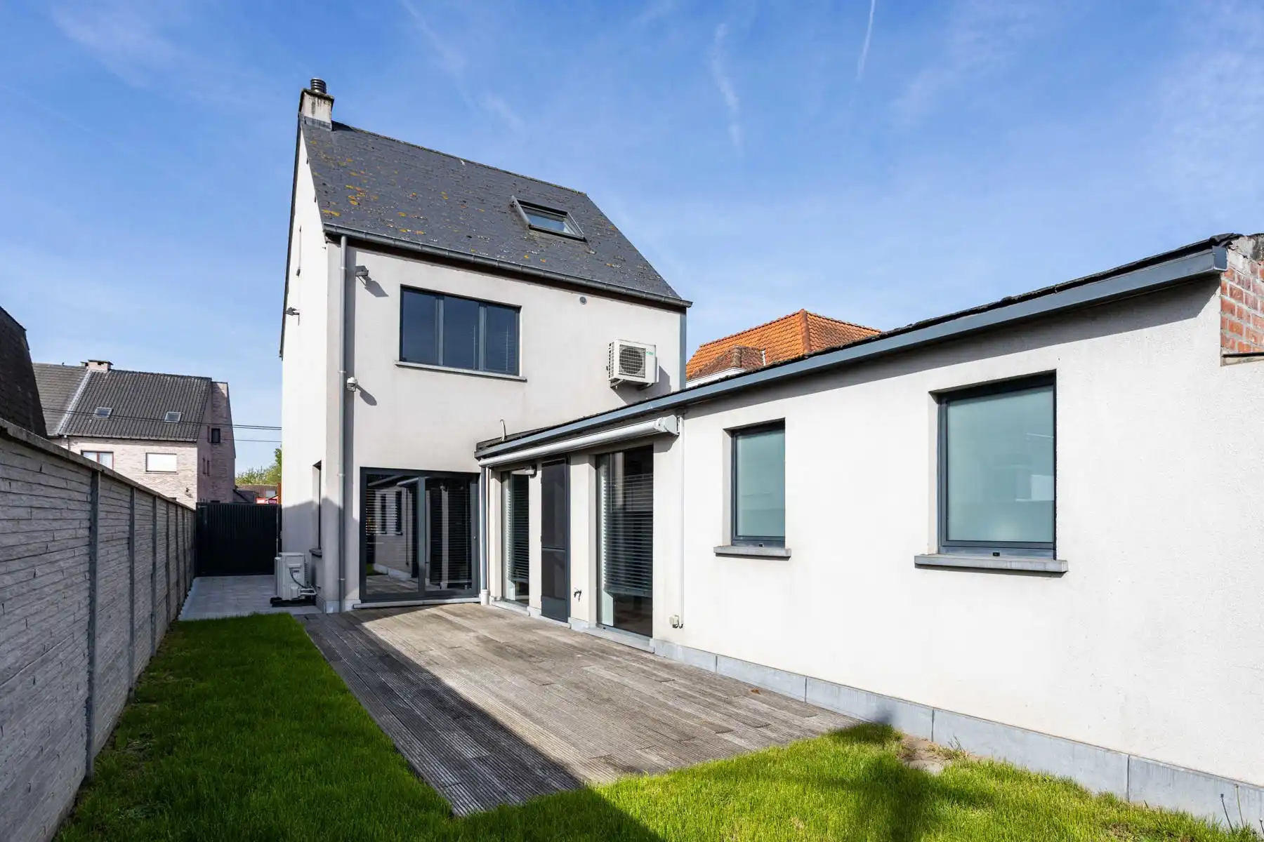 Prachtig onderhouden en instapklare woning vlakbij het centrum van Lede foto 22