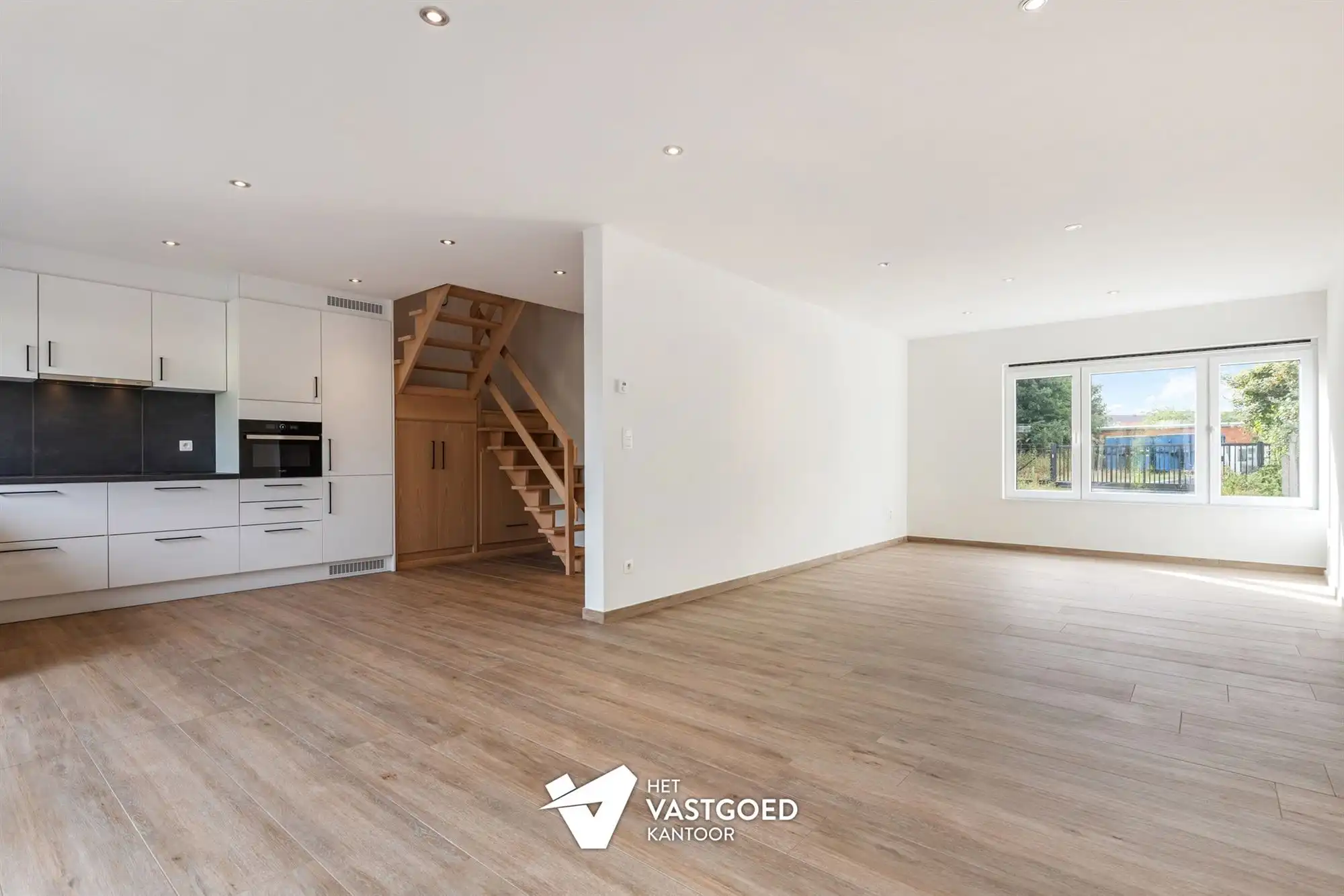 KWALITATIEF GERENOVEERDE WONING VLAKBIJ CENTRUM foto 7