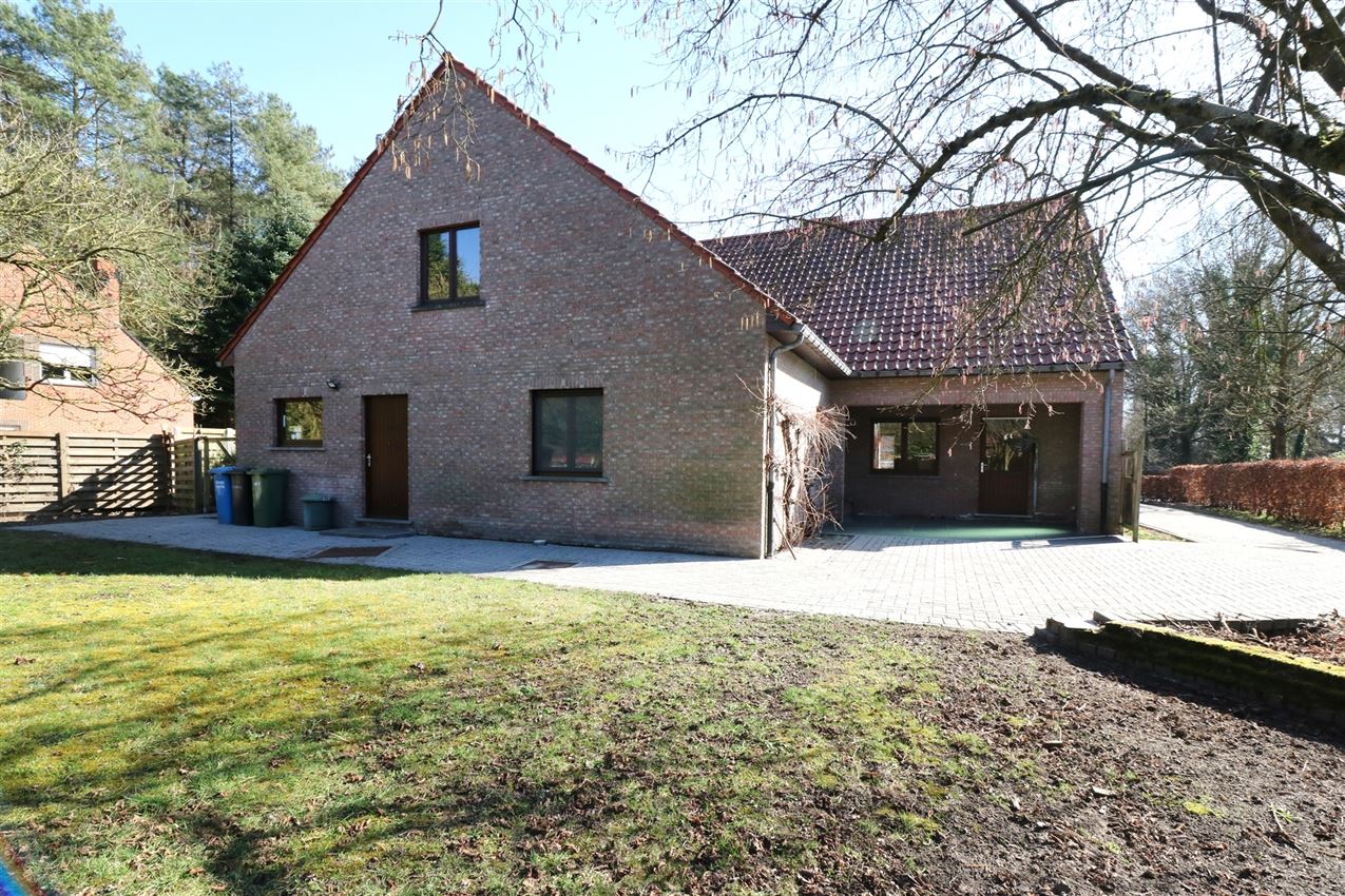 Label c, mooi gelegen landhuis, zonnige leefruimte foto 15