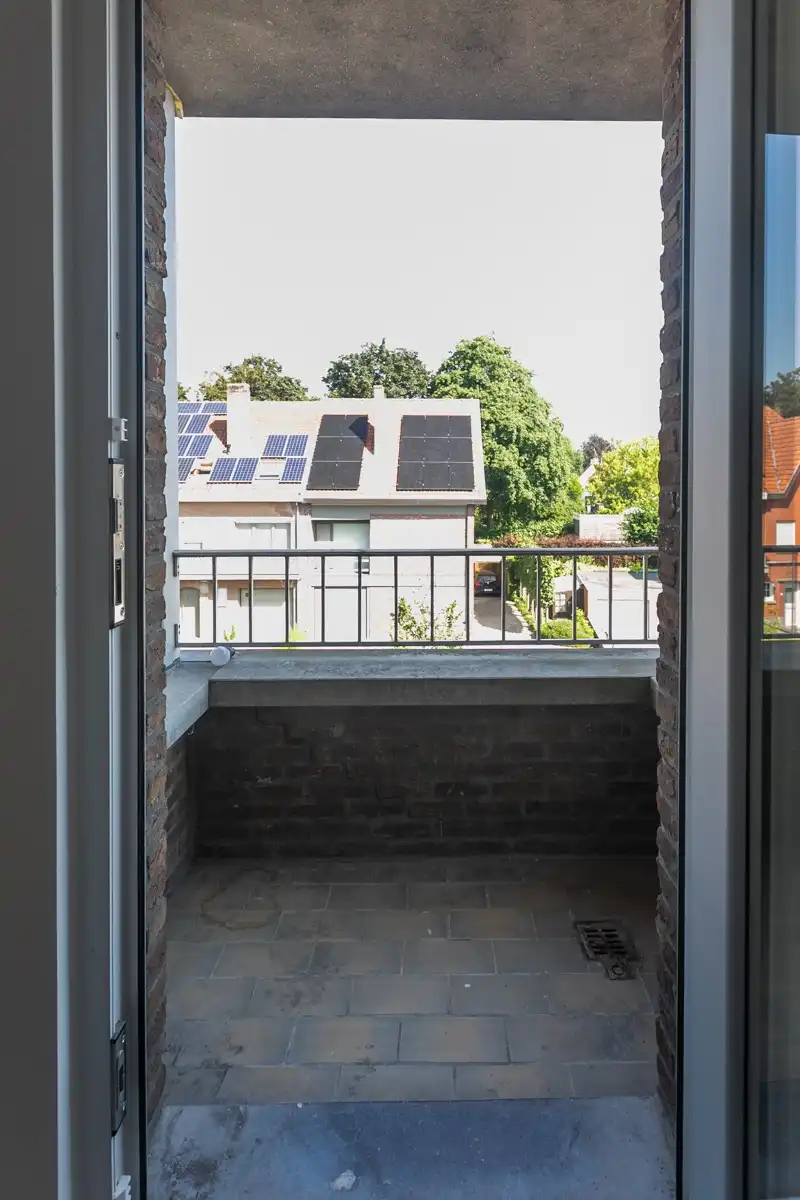 Residentieel gelegen, instapklaar appartement met 2 slaapkamers, terras, kelder en ruime Garage (energielabel B...) foto 8