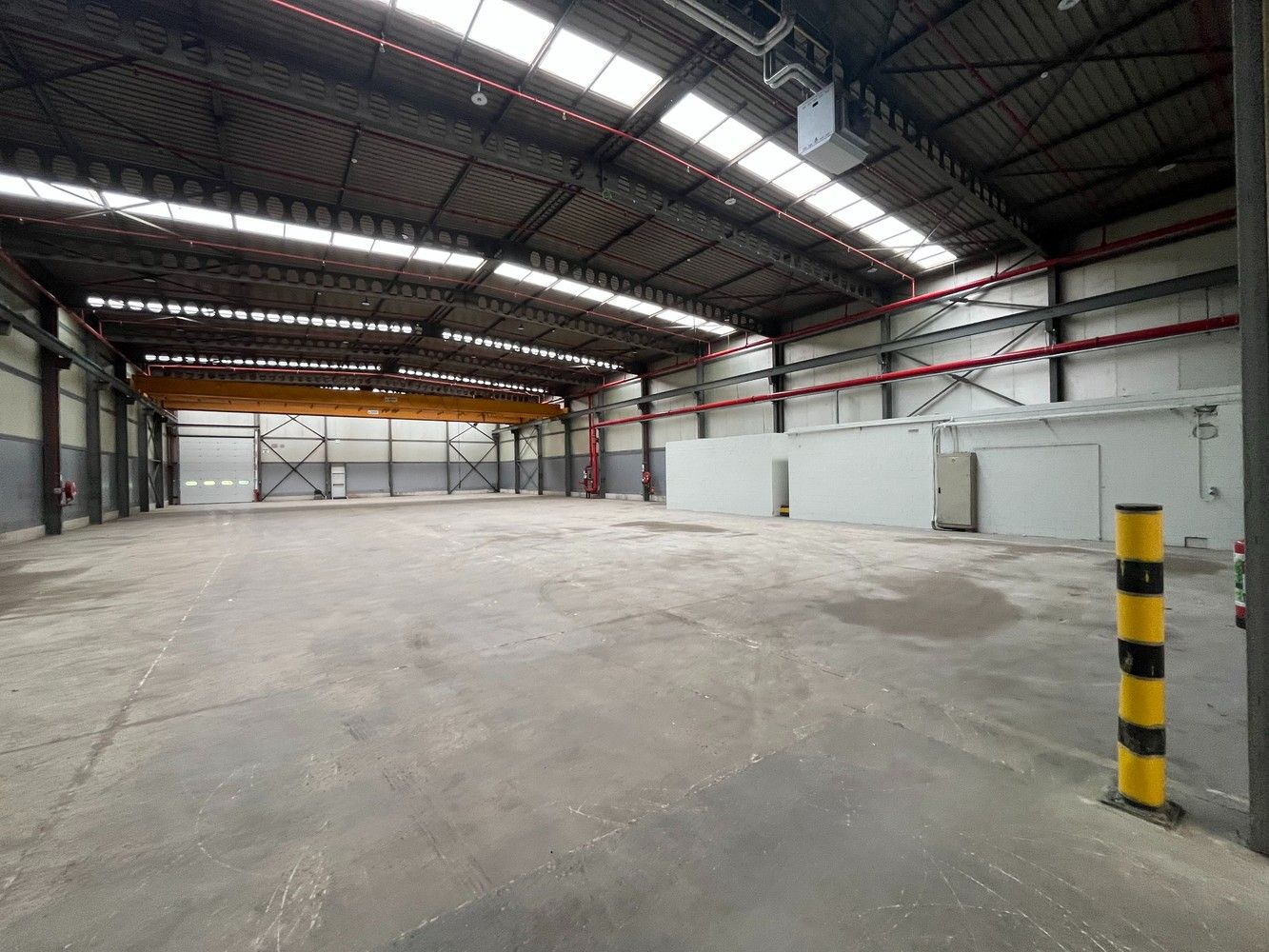 7012m² magazijn met luifel foto 10